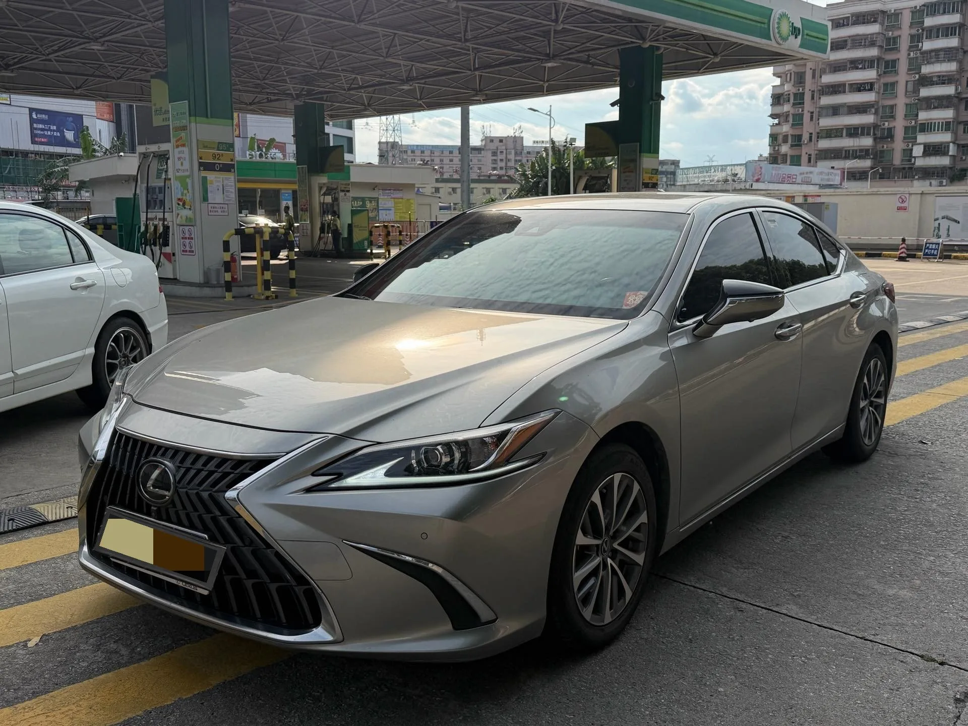 2022 Lexus ES 200 Luxury