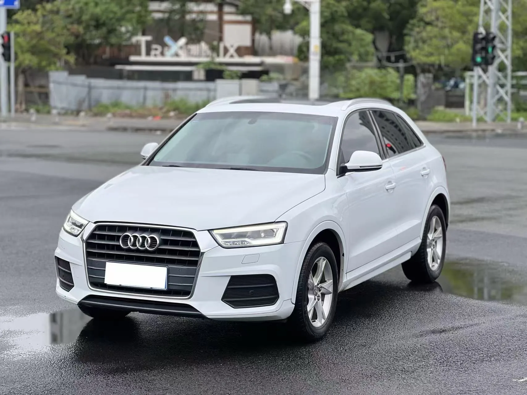 Audi Q3 2018 30th Anniversary Edition 30 TFSI Fashion Model