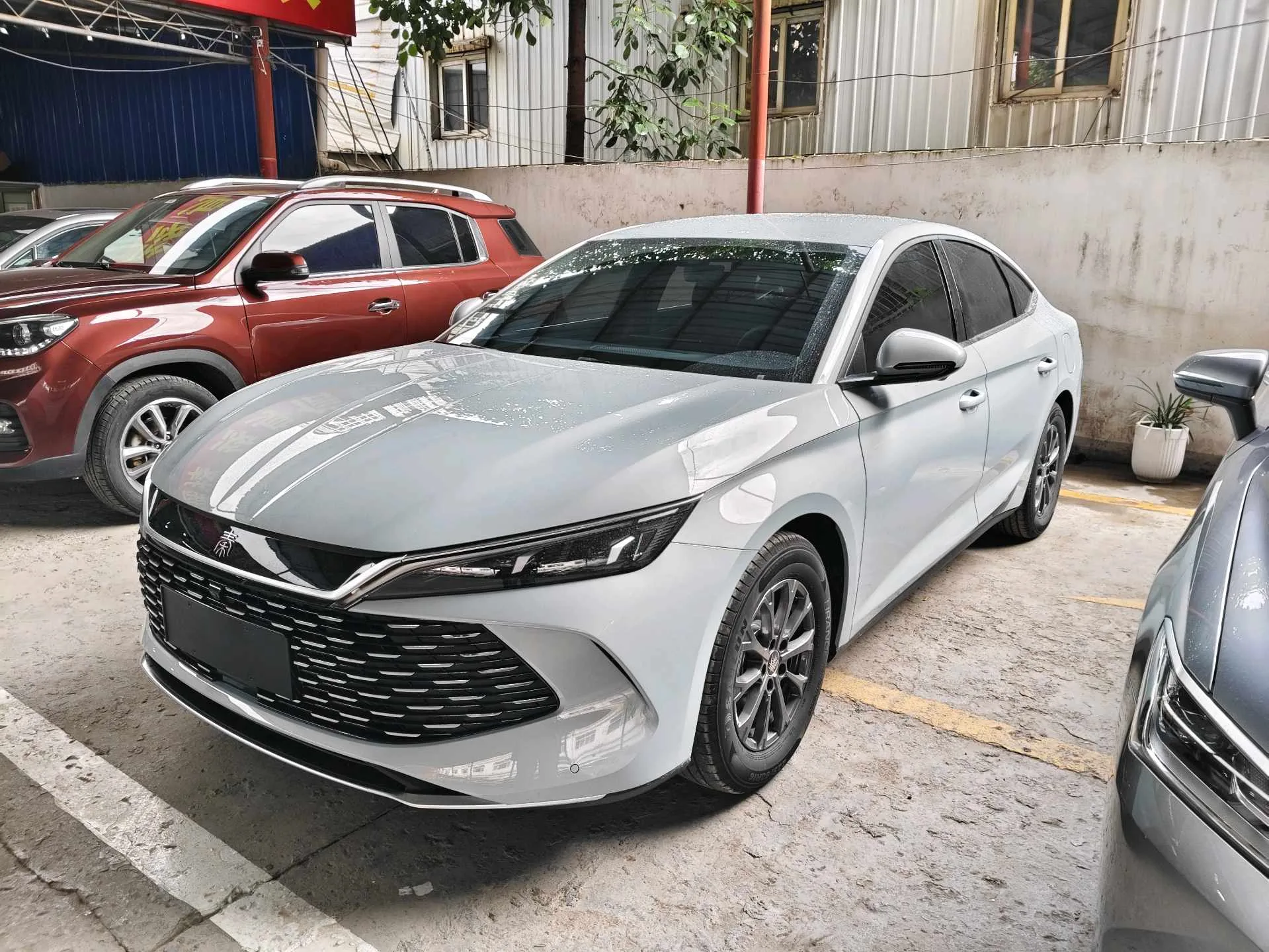 BYD 2026 Qin L DM-i 1.5 CVT 128KM Entry-level Automatic