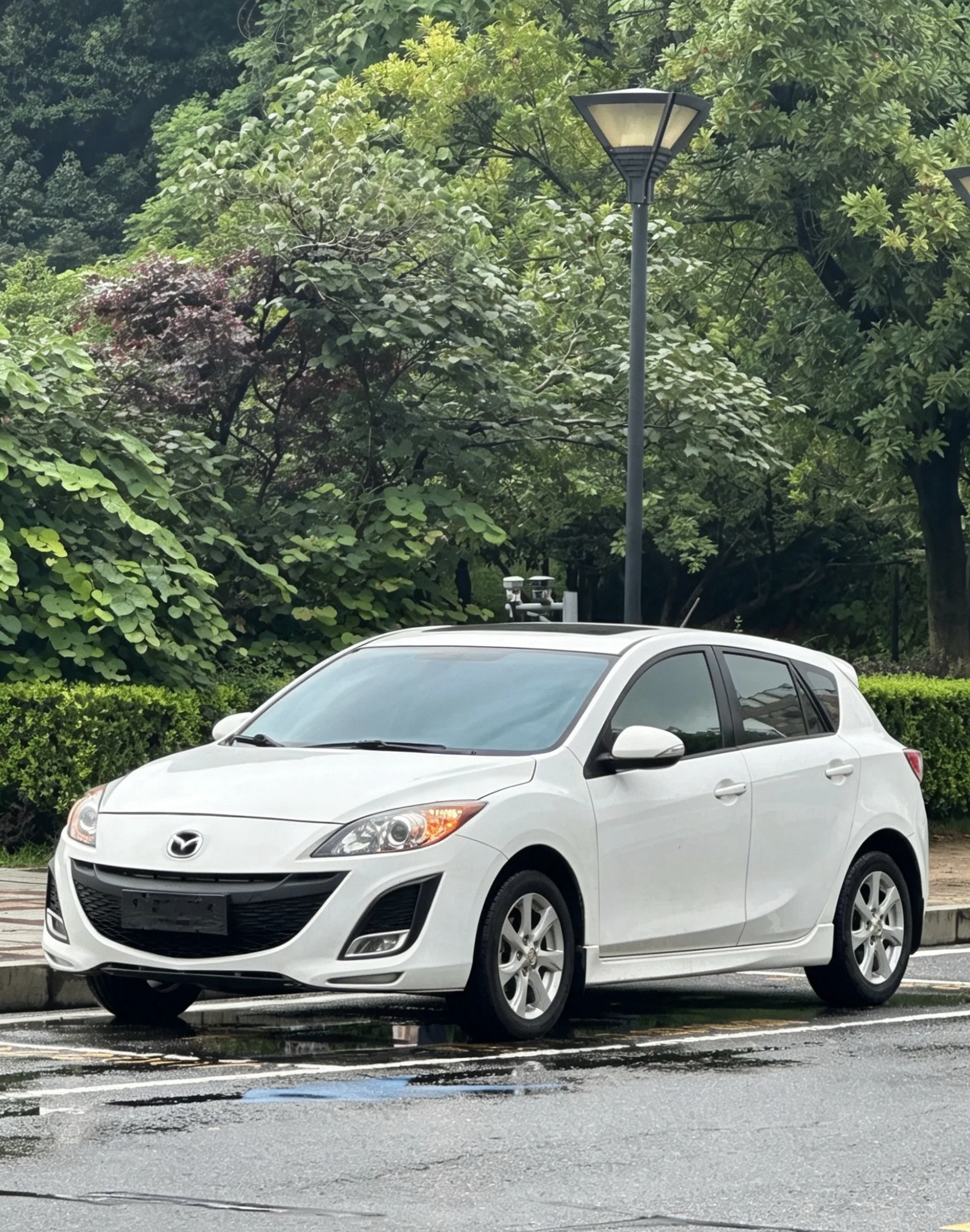 2012 Mazda3 Star, Hatchback, 2.0L, Automatic, Luxury Trim