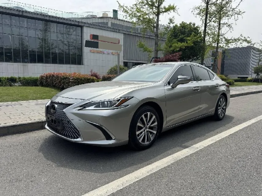 Lexus ES 2020 200 Excellence Edition