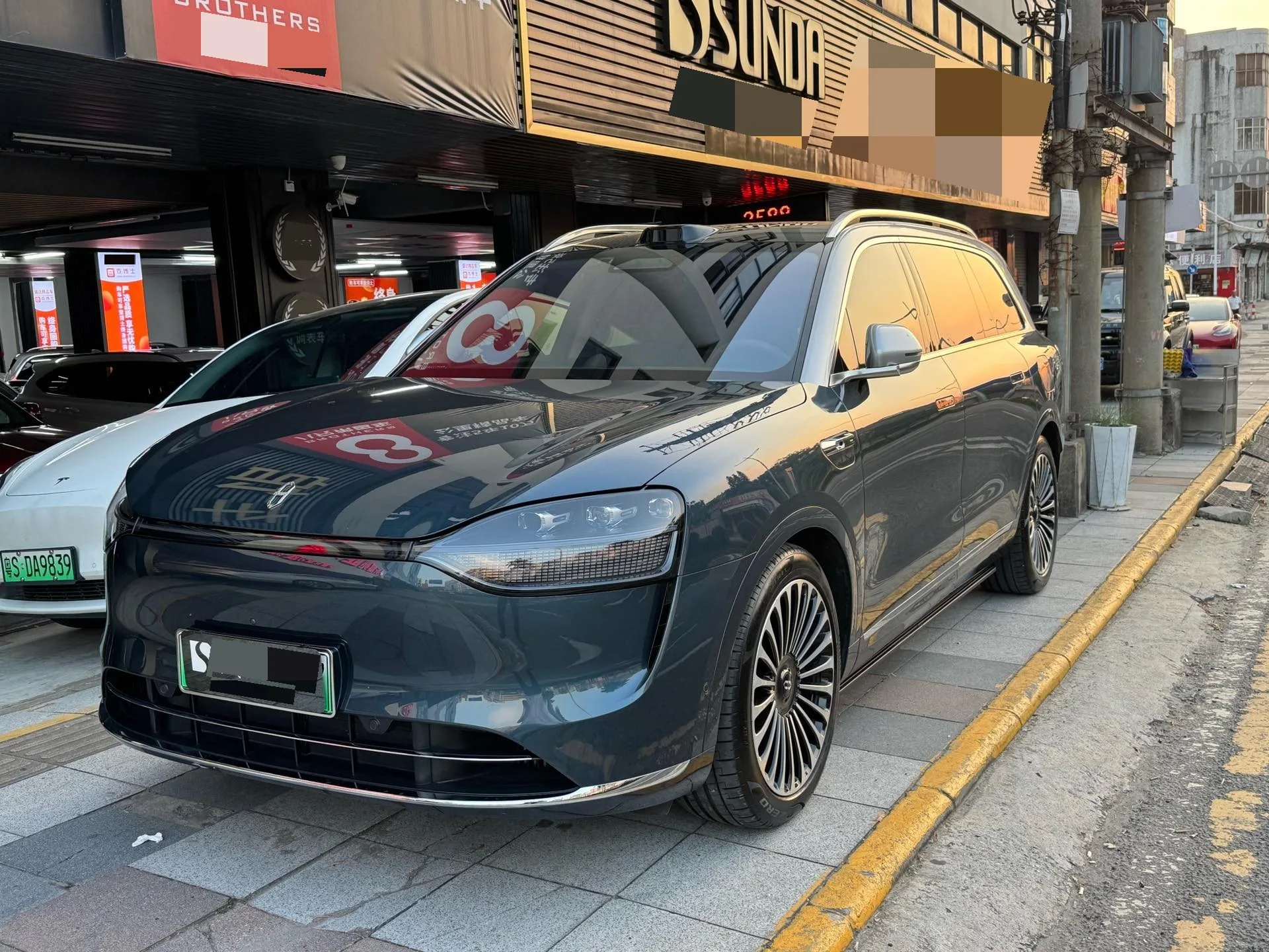 AITO 2024 Model M9 Extended Range Ultra Edition (52kWh, 5-seater, Automatic)