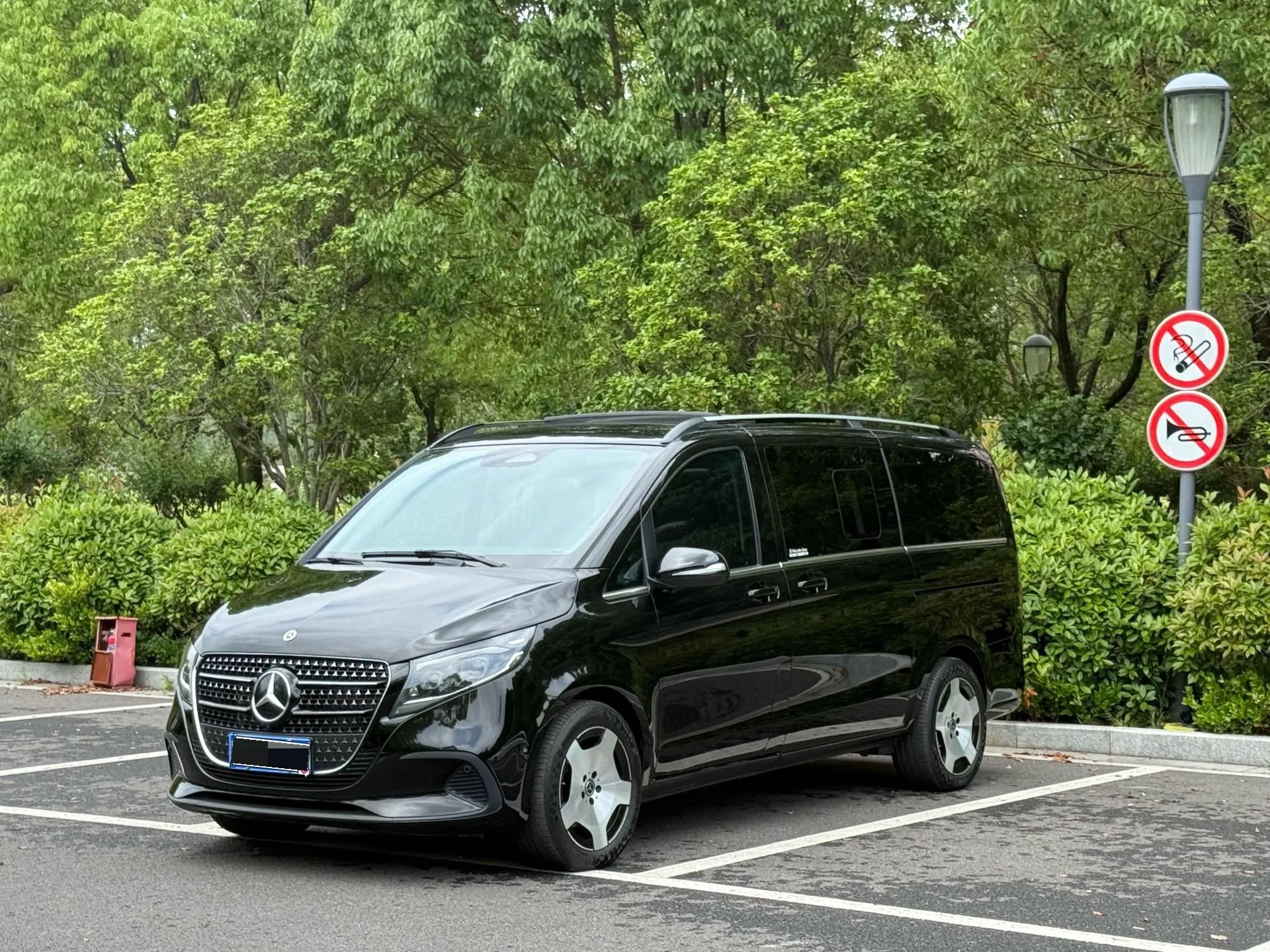 2024 Mercedes-Benz V-Class V 300 48V 2.0T Premium Edition, Automatic Transmission