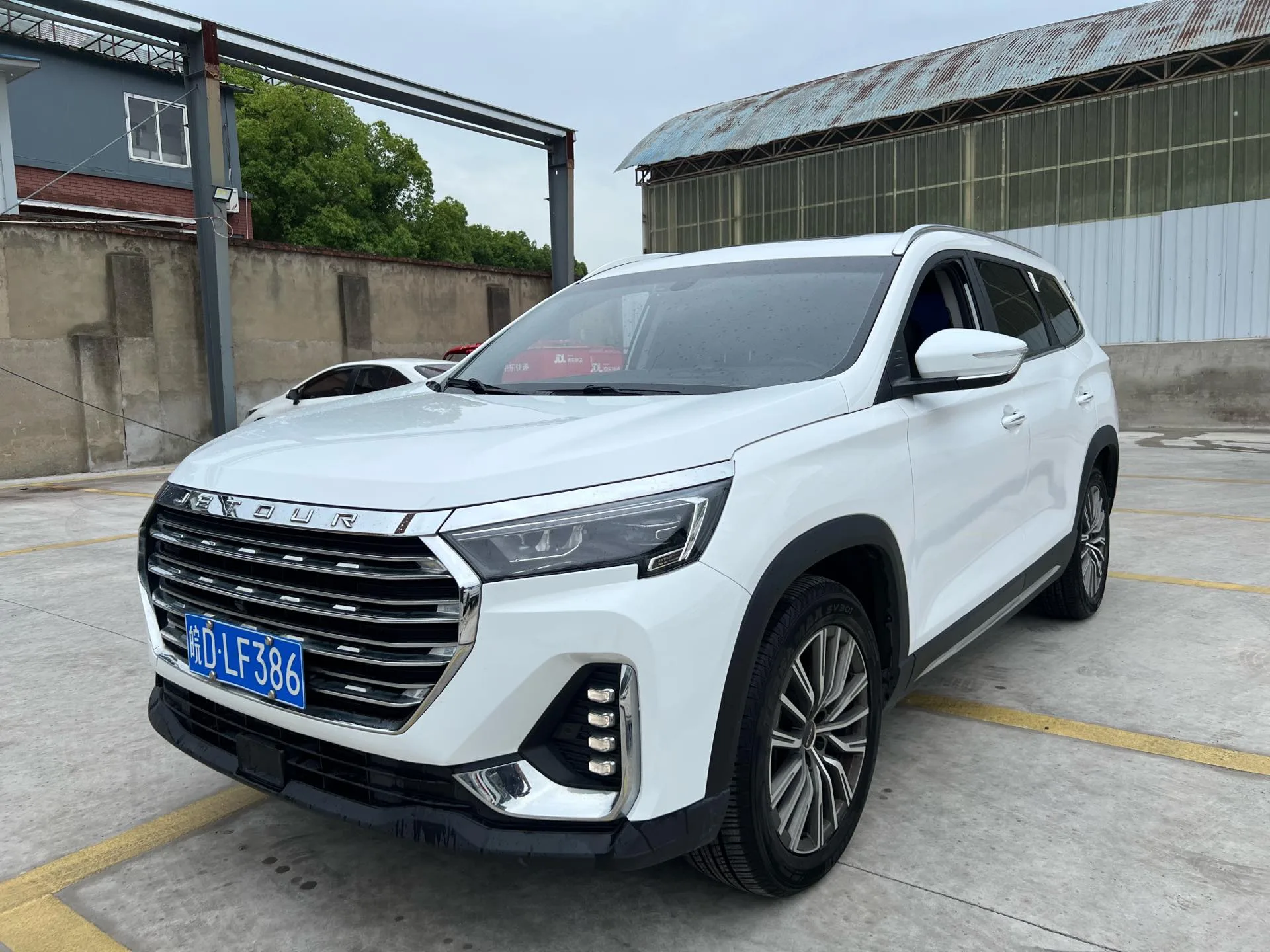Jietu X90 PLUS 2023 Model Year 1.6TD DCT "Villa" 7-Seater
