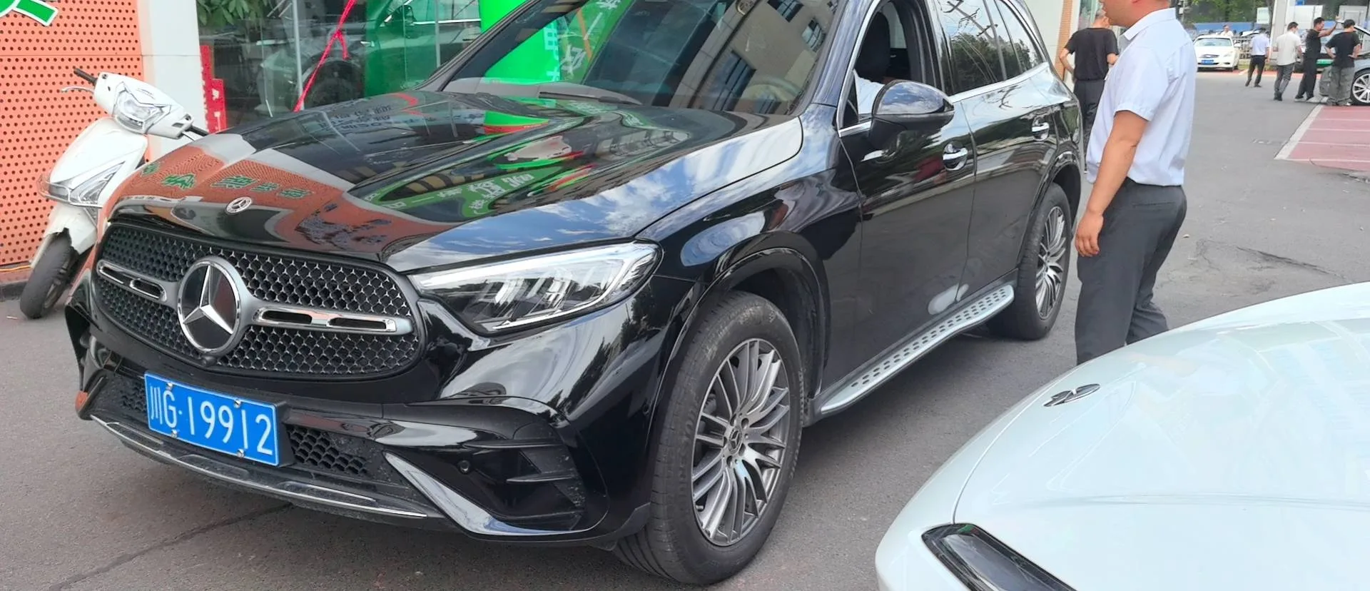 Mercedes-Benz 2023 GLC 300 L 4MATIC 48V 2.0T Dynamic 5-seater Automatic