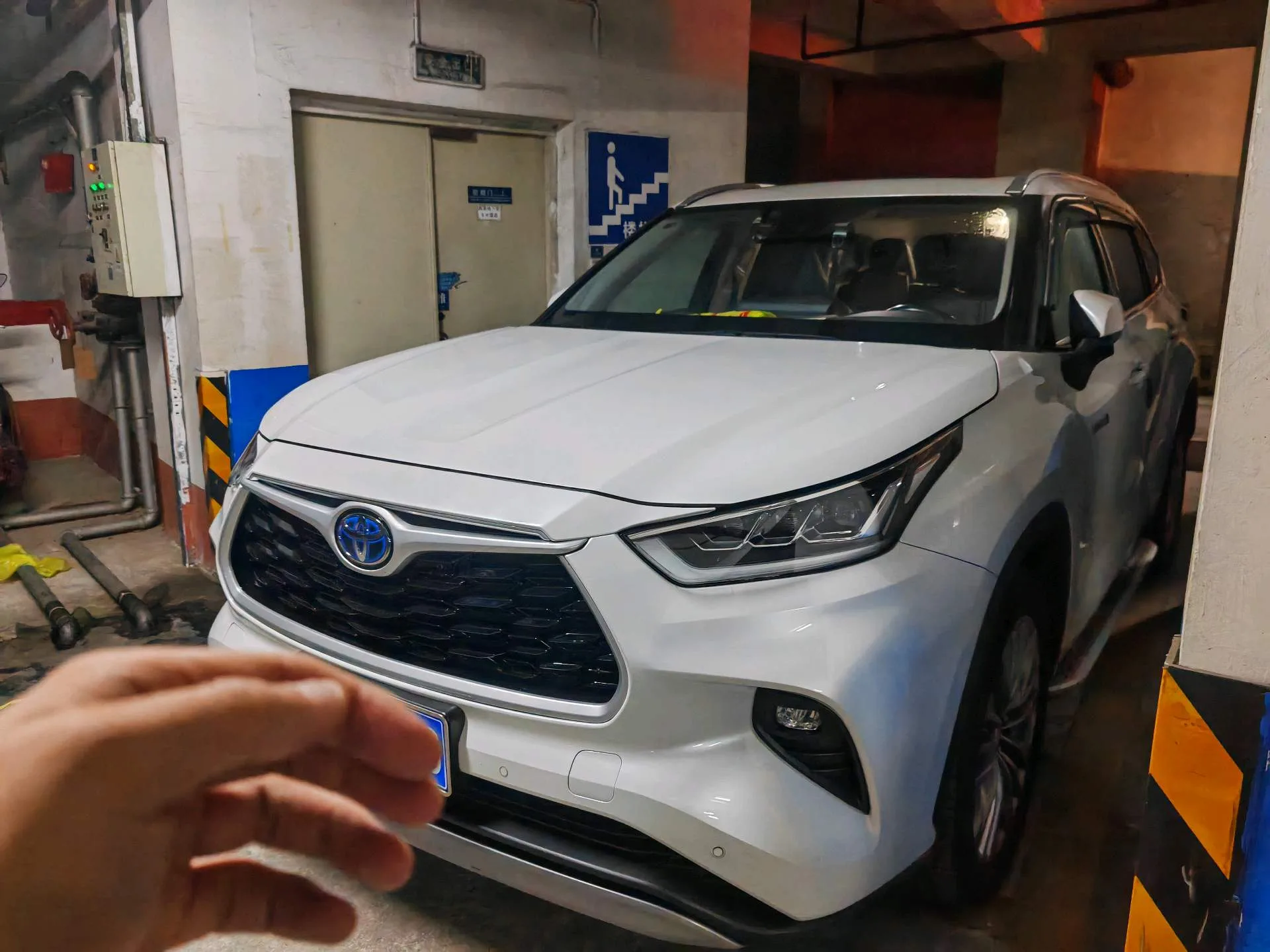 2022 Toyota Highlander Hybrid 2.5L AWD Premium 7-Seater