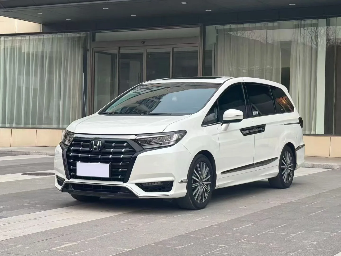 Elysion 2022 2.0L e:HEV Luxury First Edition