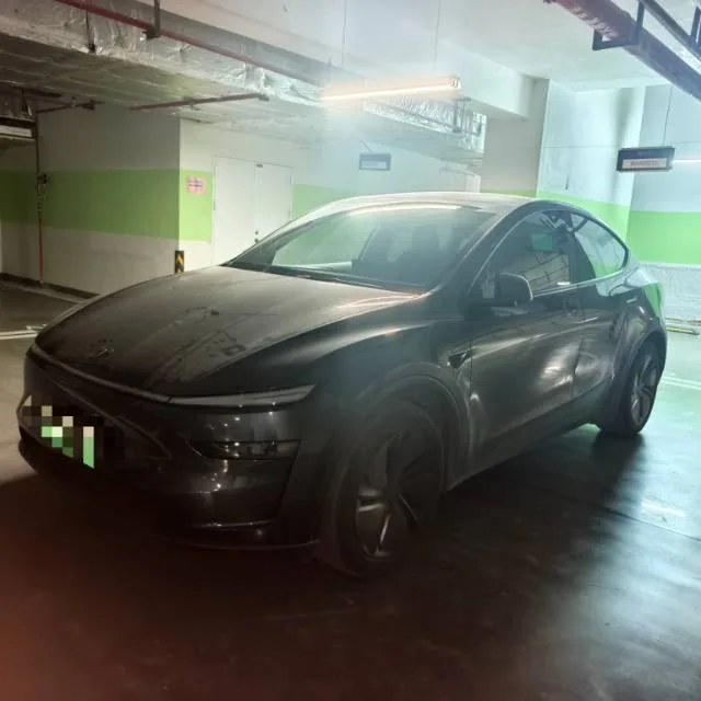 Tesla 2025 Model Y Rear-Wheel Drive Automatic