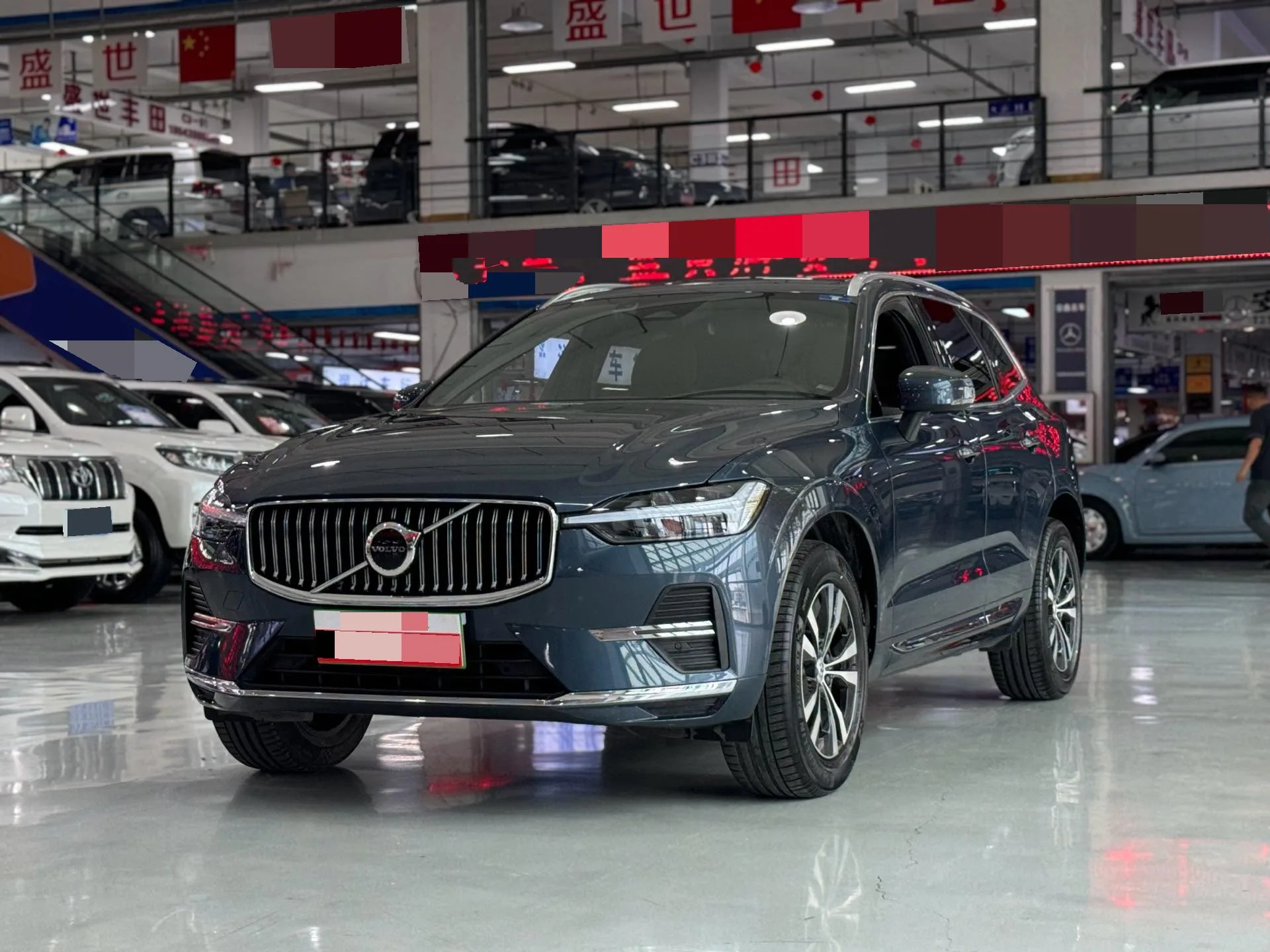 2022 Volvo XC60 B5 AWD Inscription Luxury Edition