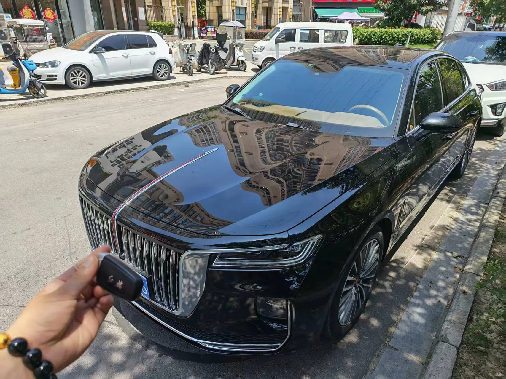 Hongqi H9 2022 2.0T Intelligent Flagship Edition