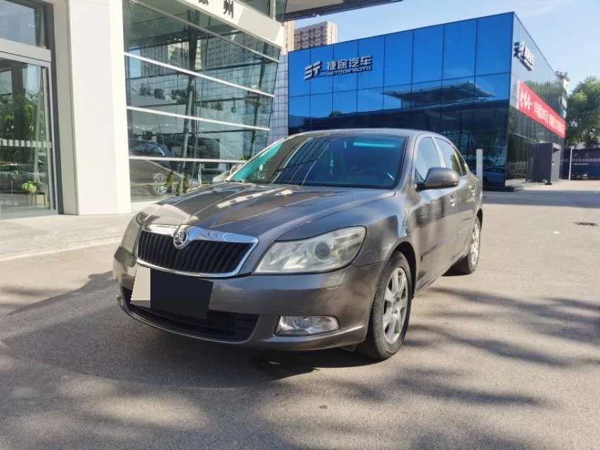 Octavia 2015 Classic 1.6L Automatic Elegance Edition