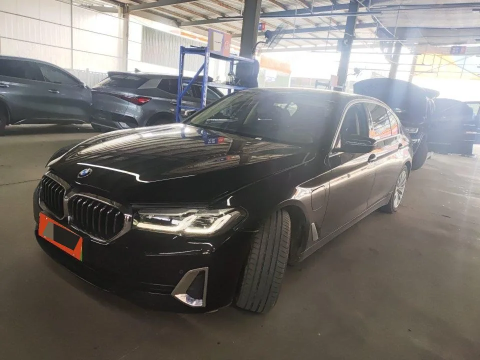BMW 5 Series PHEV 2021 535Le Luxury Package