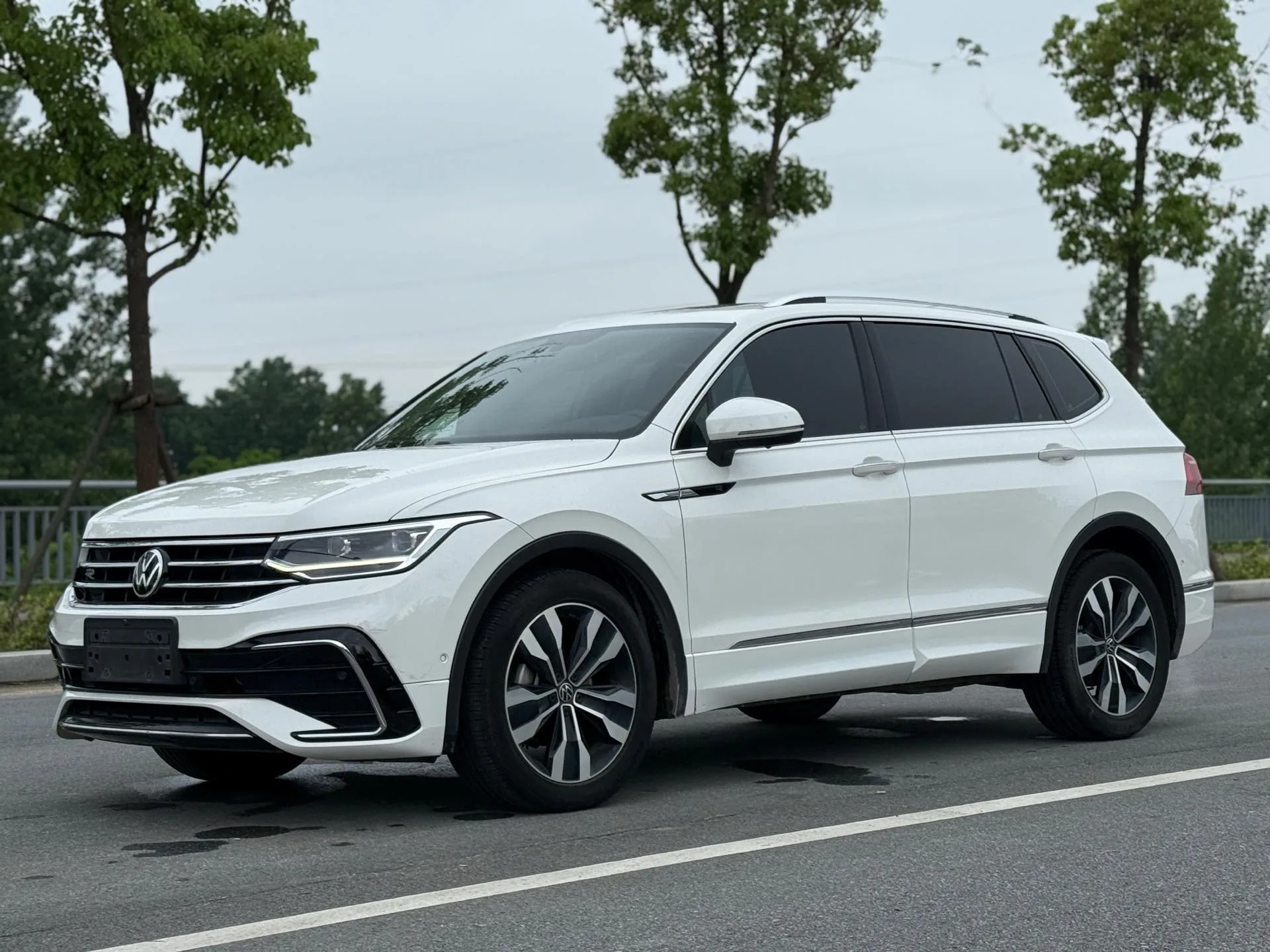 Tiguan L 2022 330TSI Automatic 2WD R-Line Premium Edition