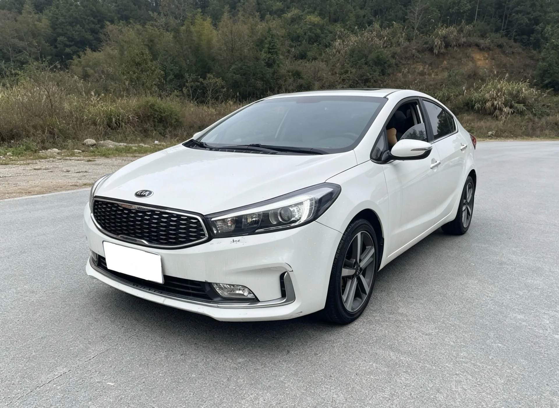 Kia K3 2017 1.6L Automatic 15th Anniversary Special Edition GLS