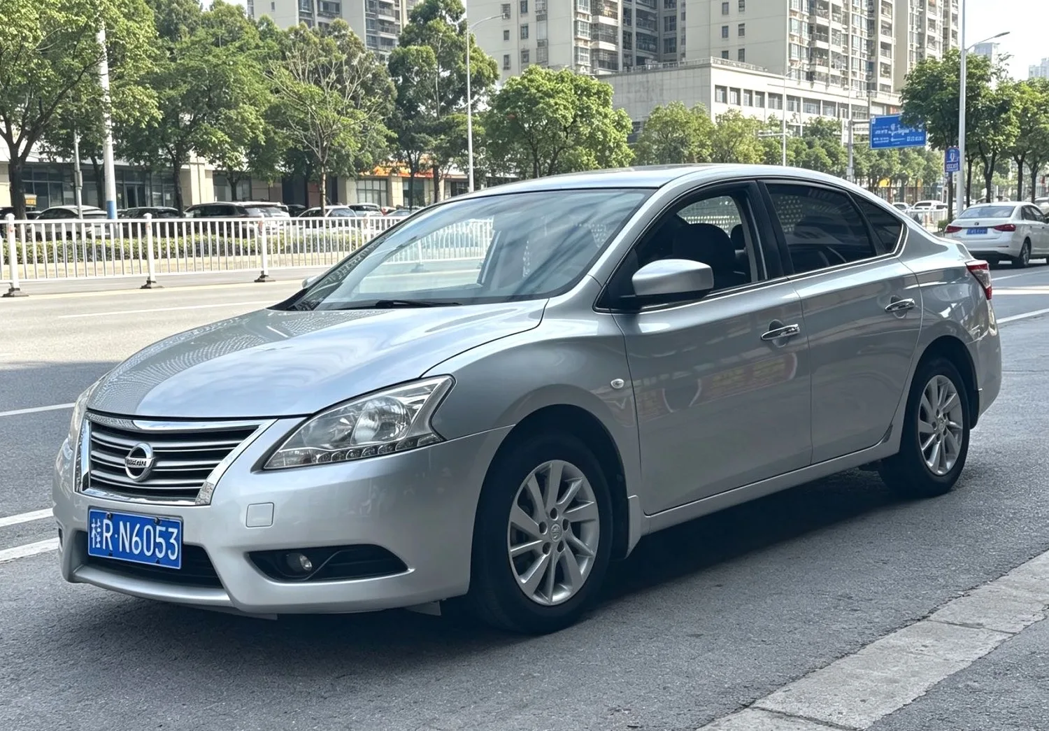 Nissan Sylphy 2014 1.6XV CVT Premium Edition