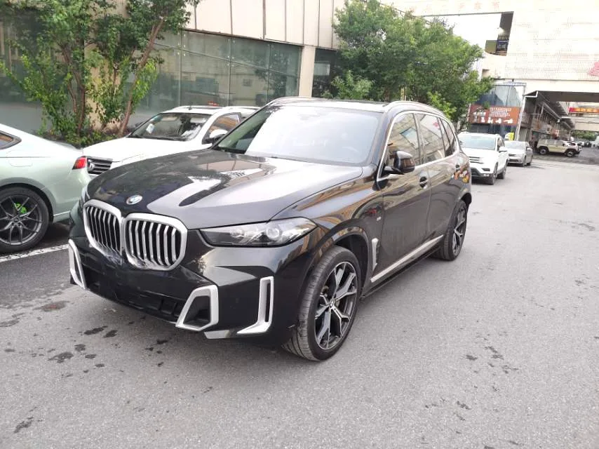 BMW X5 2022 xDrive 30Li Luxury M Sport Package