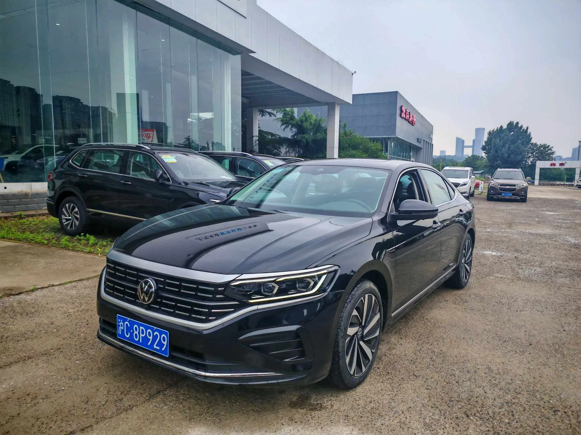 Volkswagen 2025 Passat 2.0TSI 380TSI Outstanding Edition Dragon Edition Automatic