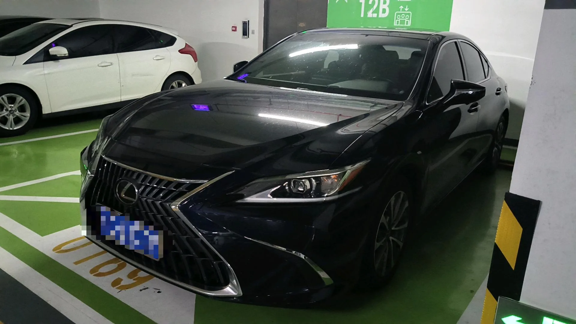 Lexus ES 2022 200 Premium Edition