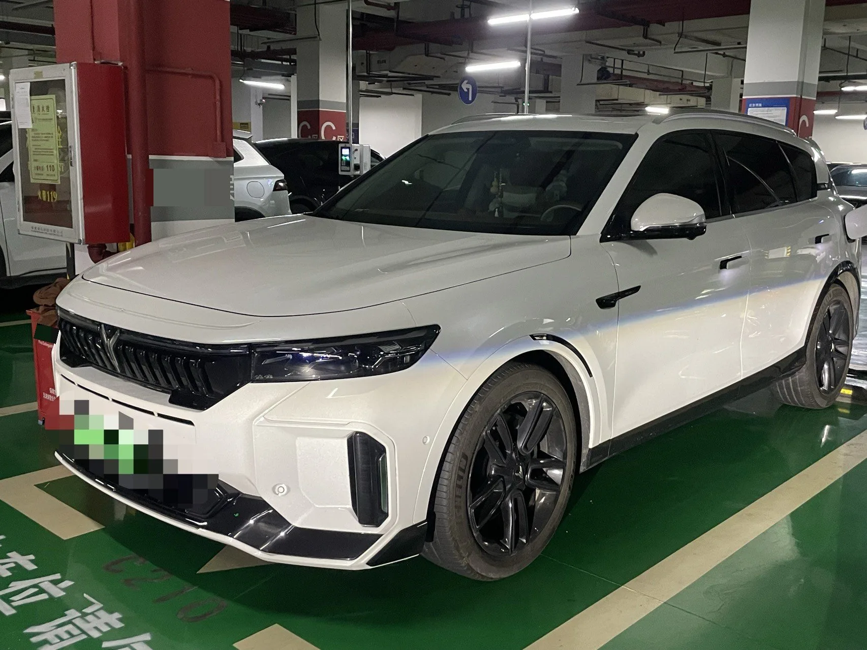 Voyah Free 2024 Model - Extended Range Intelligent Driving Edition