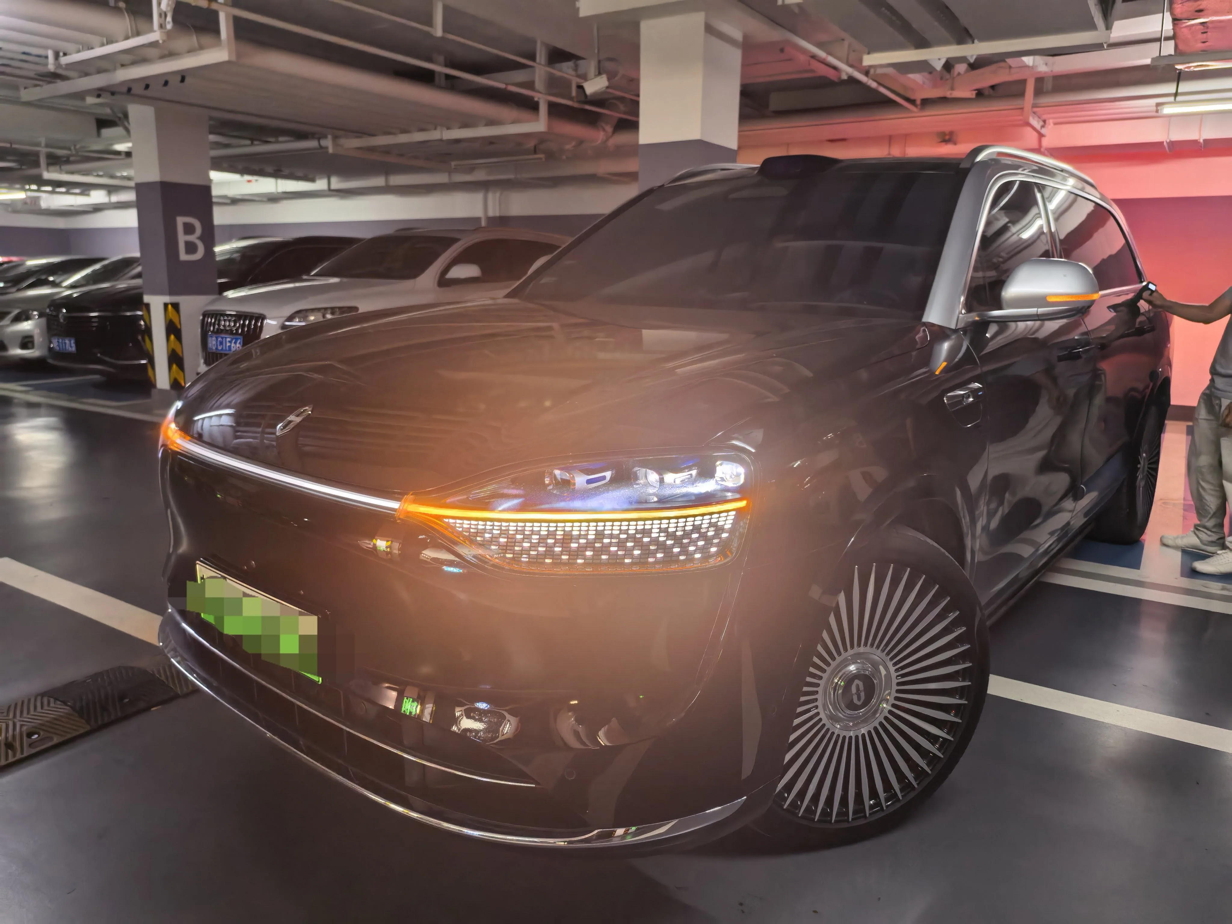 Wenjie M9 2024 Ultra Range Extended Edition 42kWh