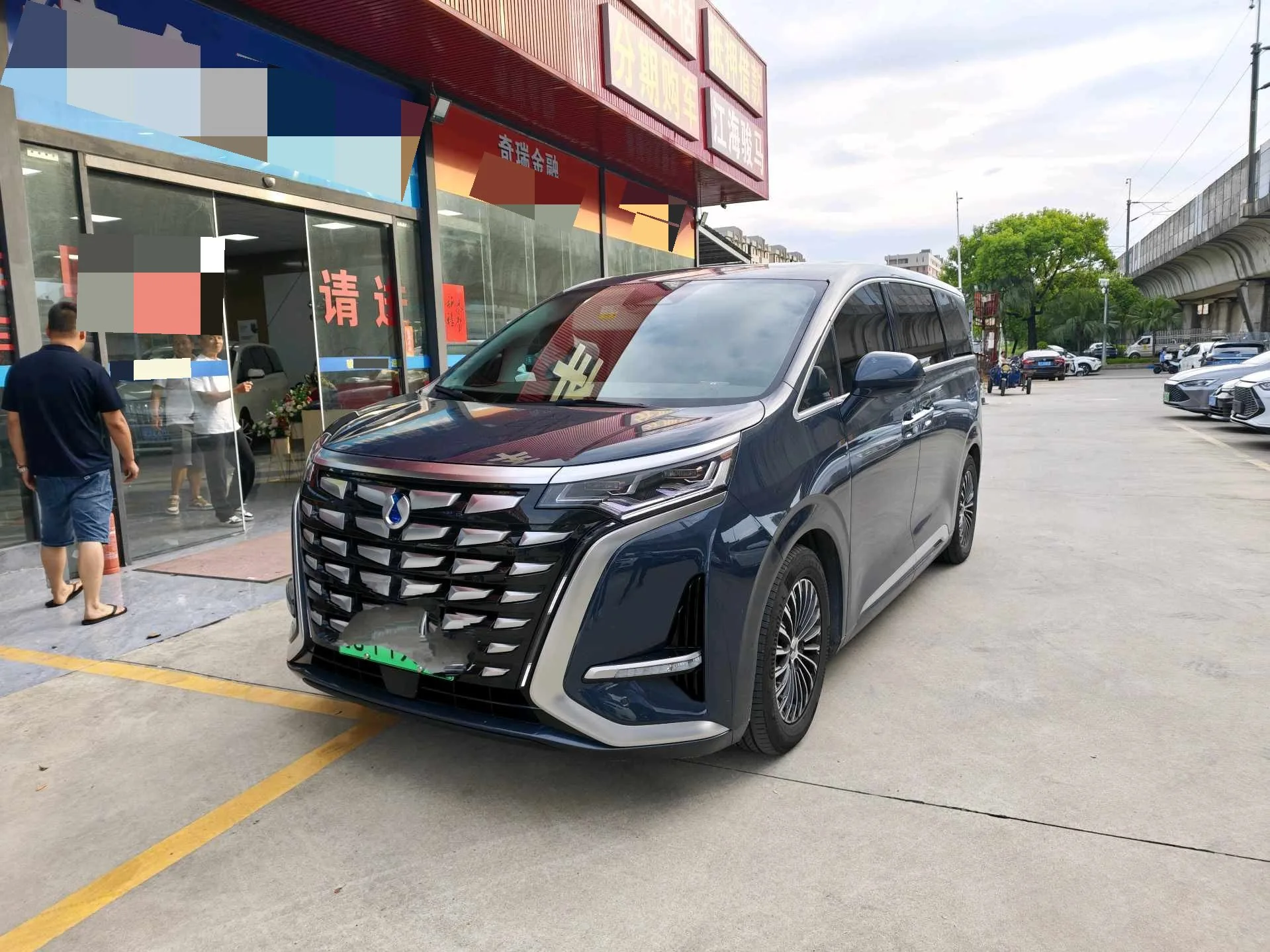 Denza D9 2022 DM-i 970 AWD Flagship Edition