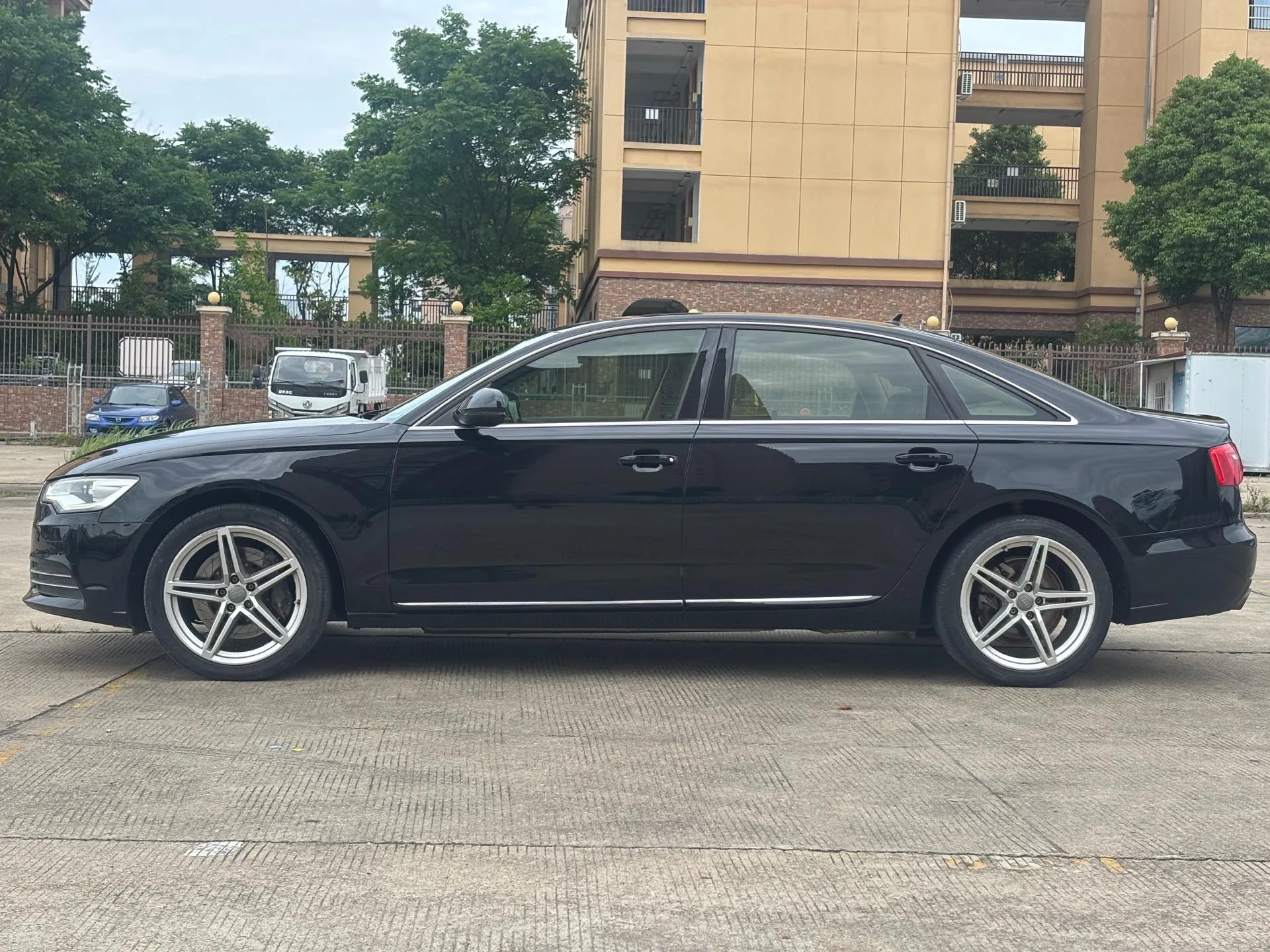 Audi A6L 2012 30 FSI Technology Edition