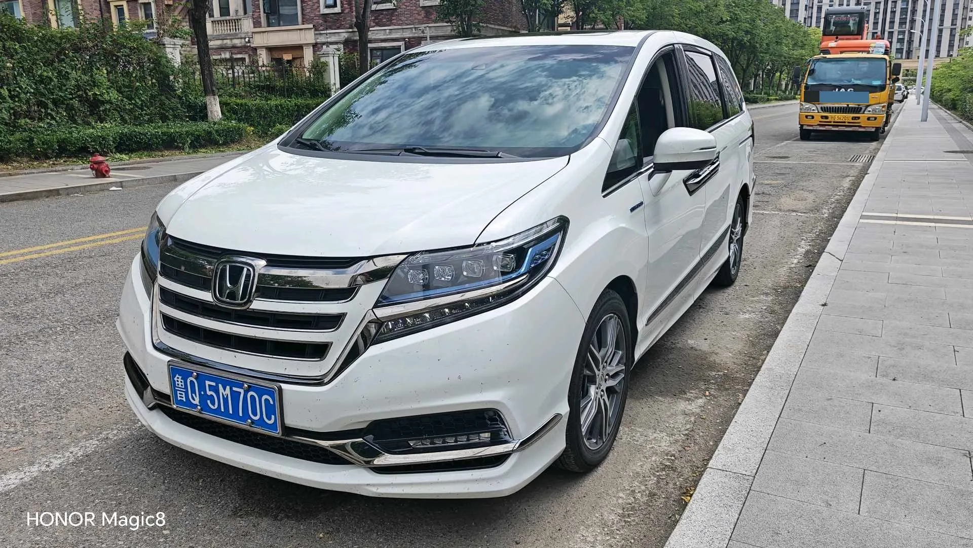 Elysion 2019 2.0L Hybrid Luxury Edition