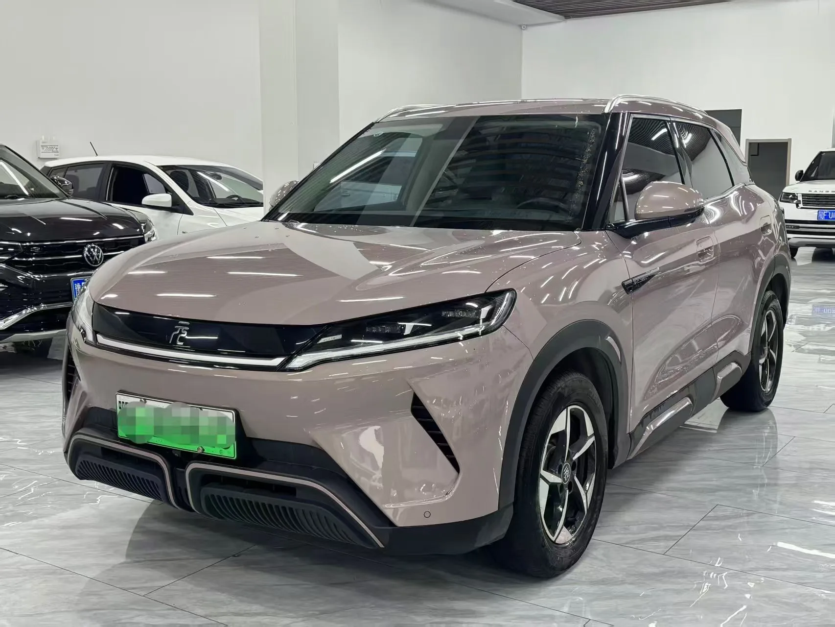 Yuan UP 2024 Model 401KM Transcend Edition