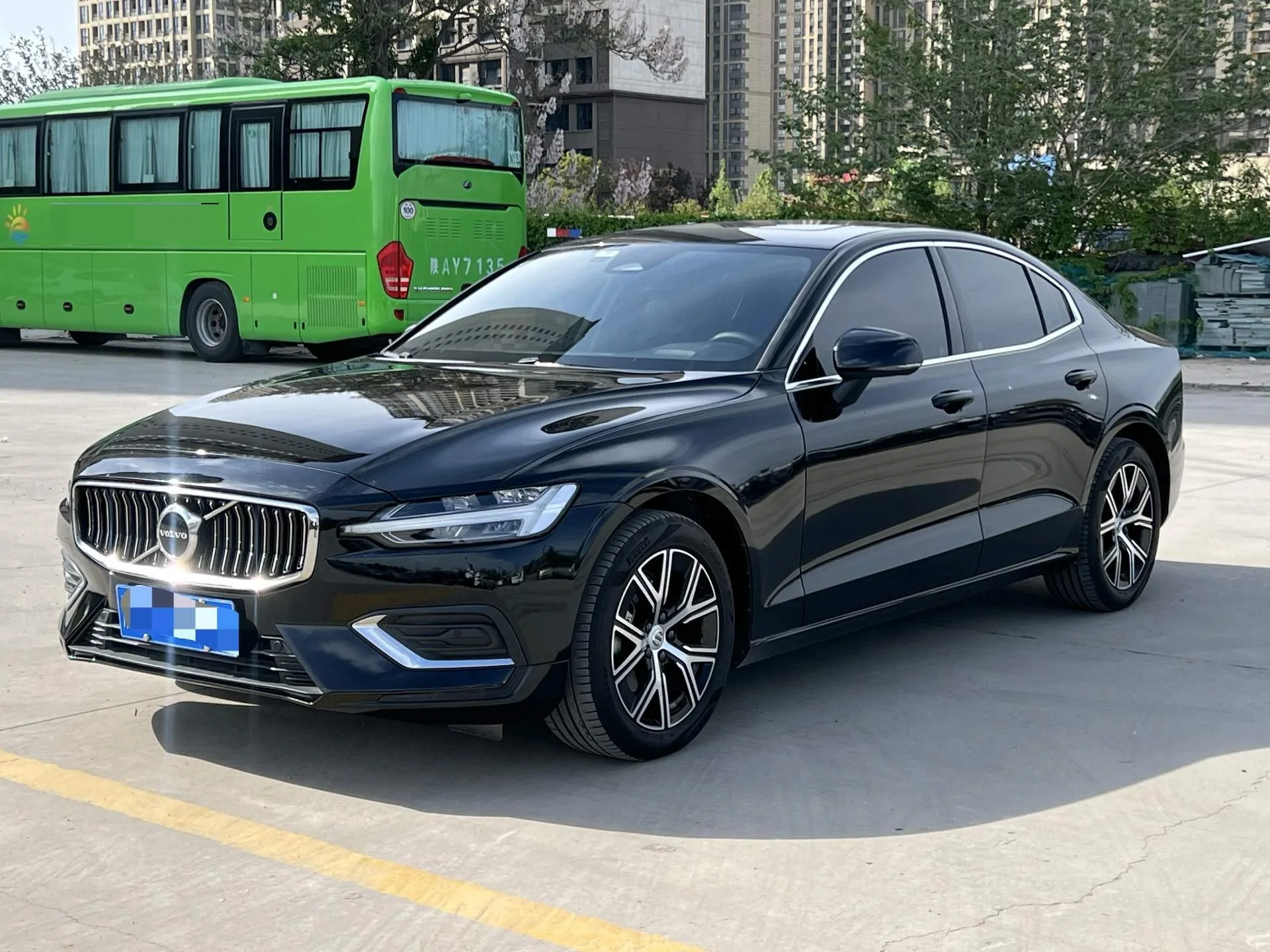 2026 Volvo S60 48V 2.0T B4 Intelligent Luxury Edition (Automatic)