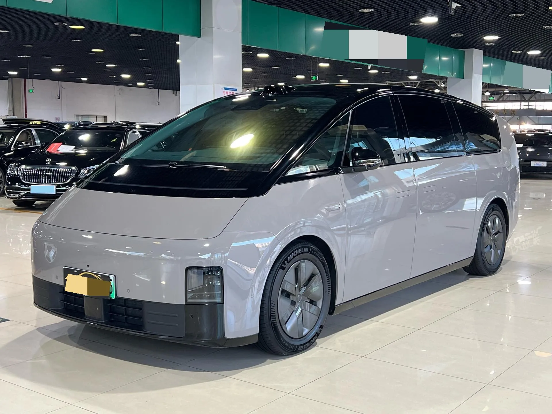 Li Auto MEGA 2024 Ultra