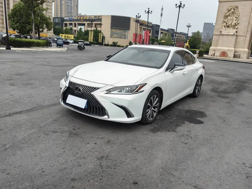 Lexus ES 2020 200 Excellence Edition