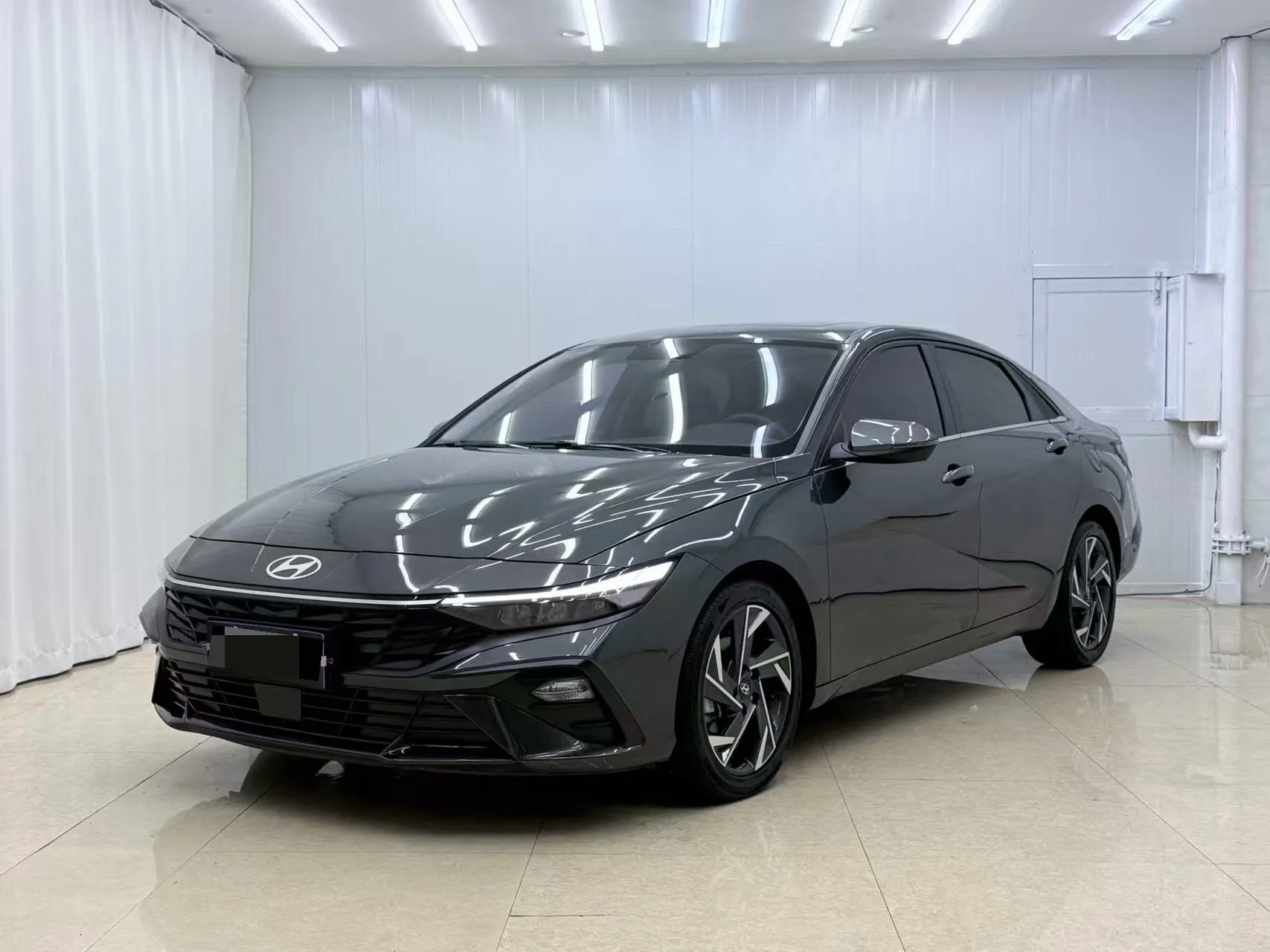 Hyundai Elantra 2023 1.5L CVT LUX Premium Edition