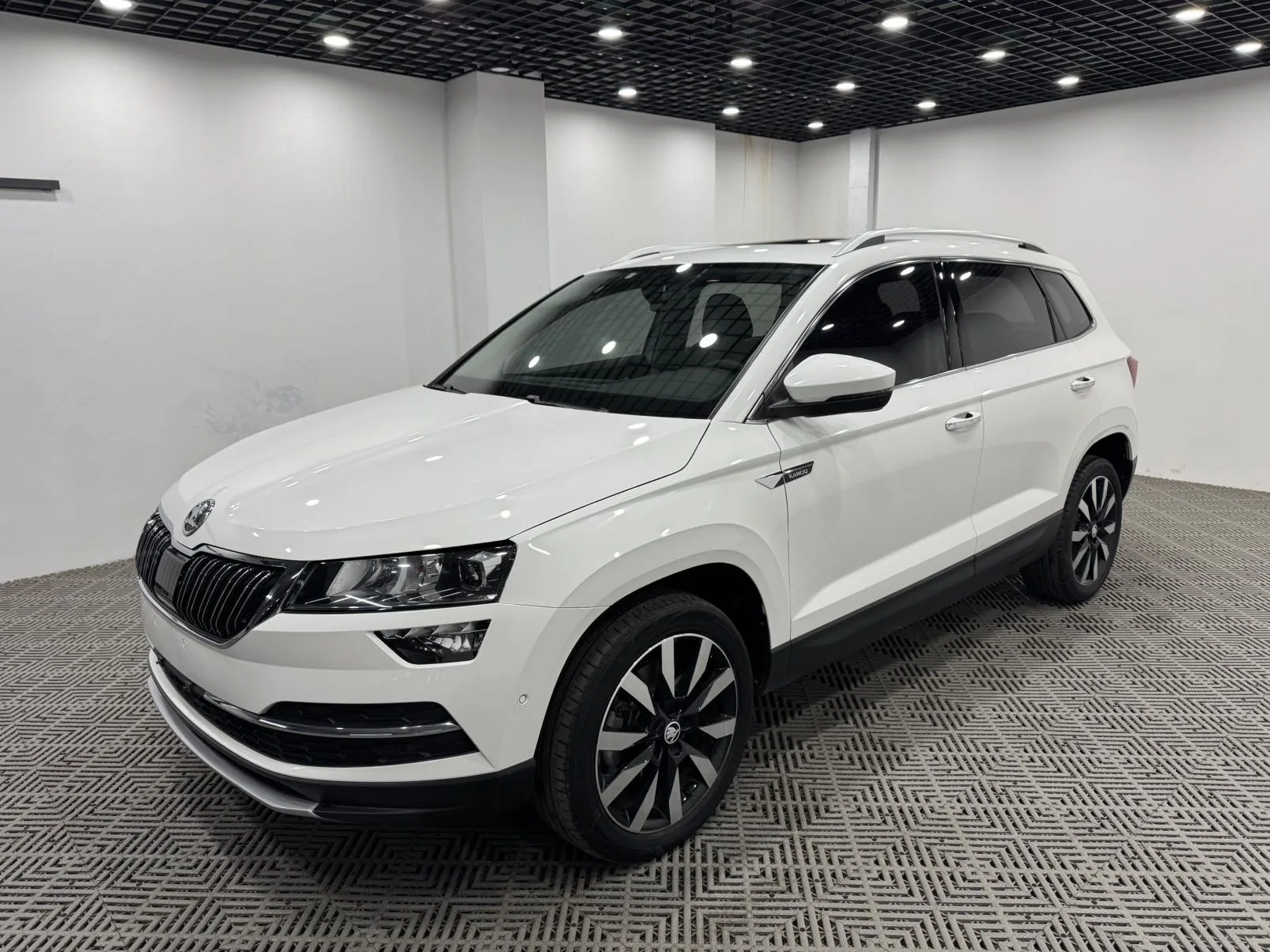 Karoq 2021 TSI280 Luxury Edition