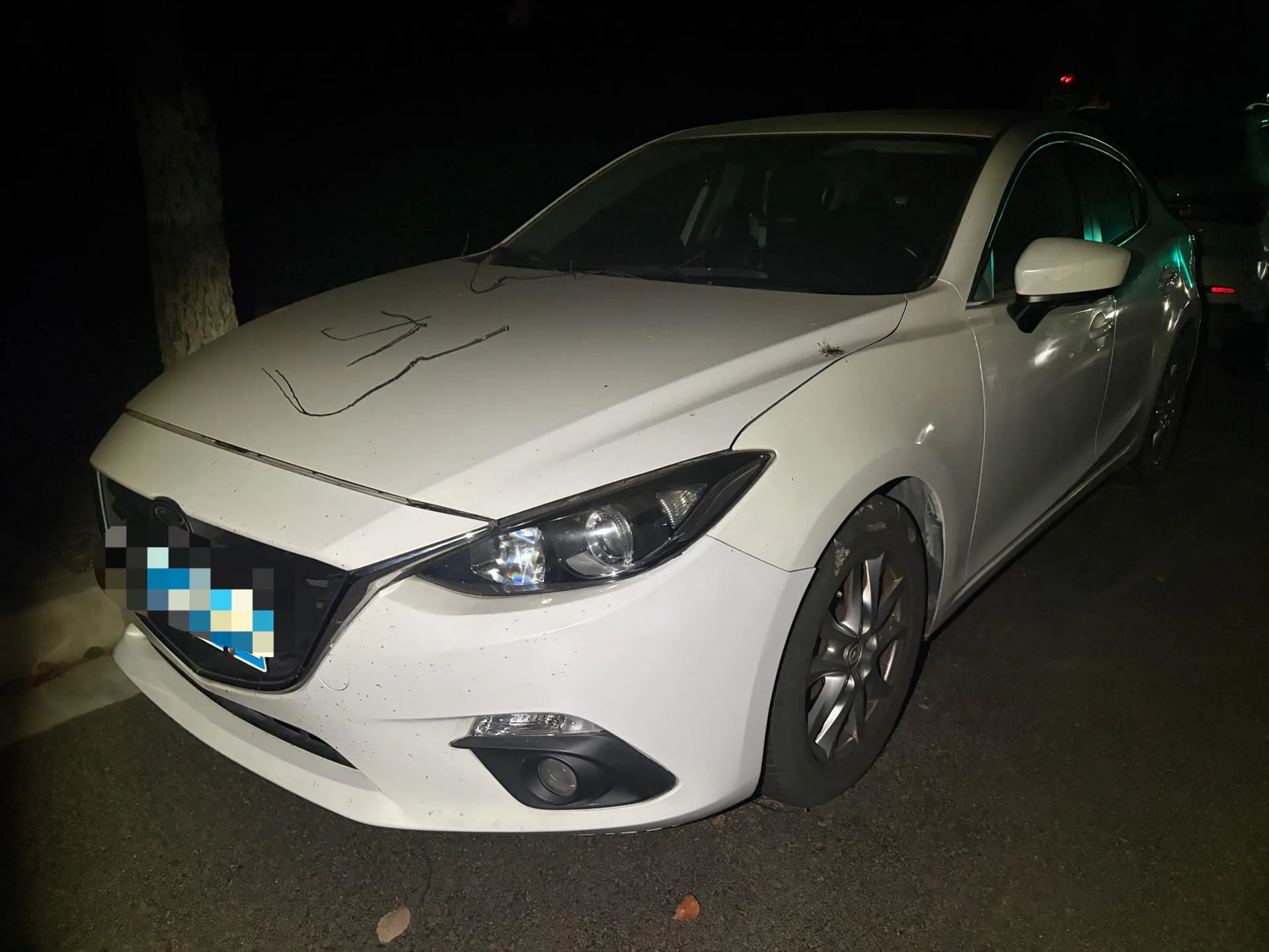 Mazda3 Axela 2016 Sedan 1.5L Automatic Luxury