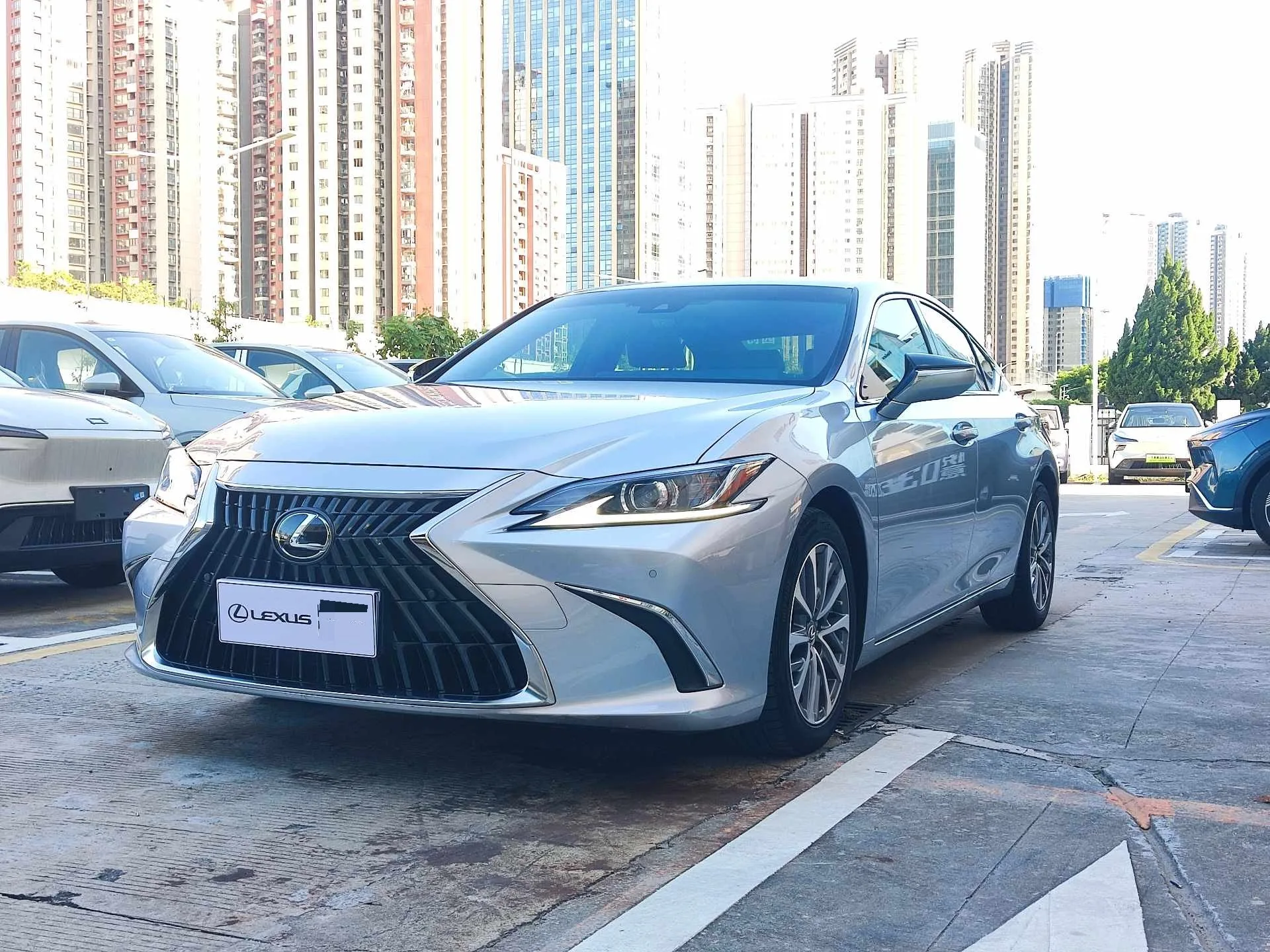 Lexus ES 2022 300h Premium Edition