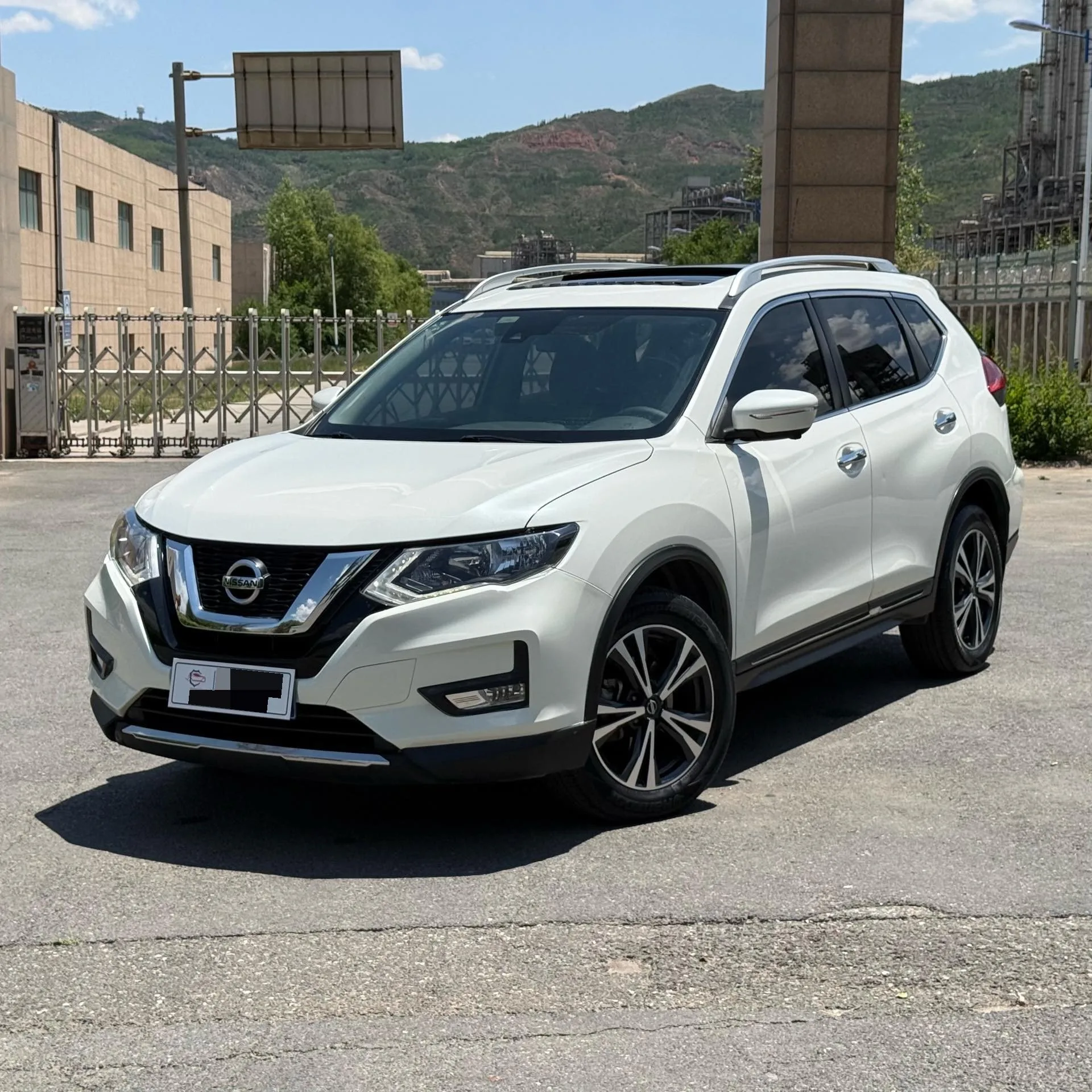 Nissan X-Trail 2017 2.5L CVT Luxury 4WD