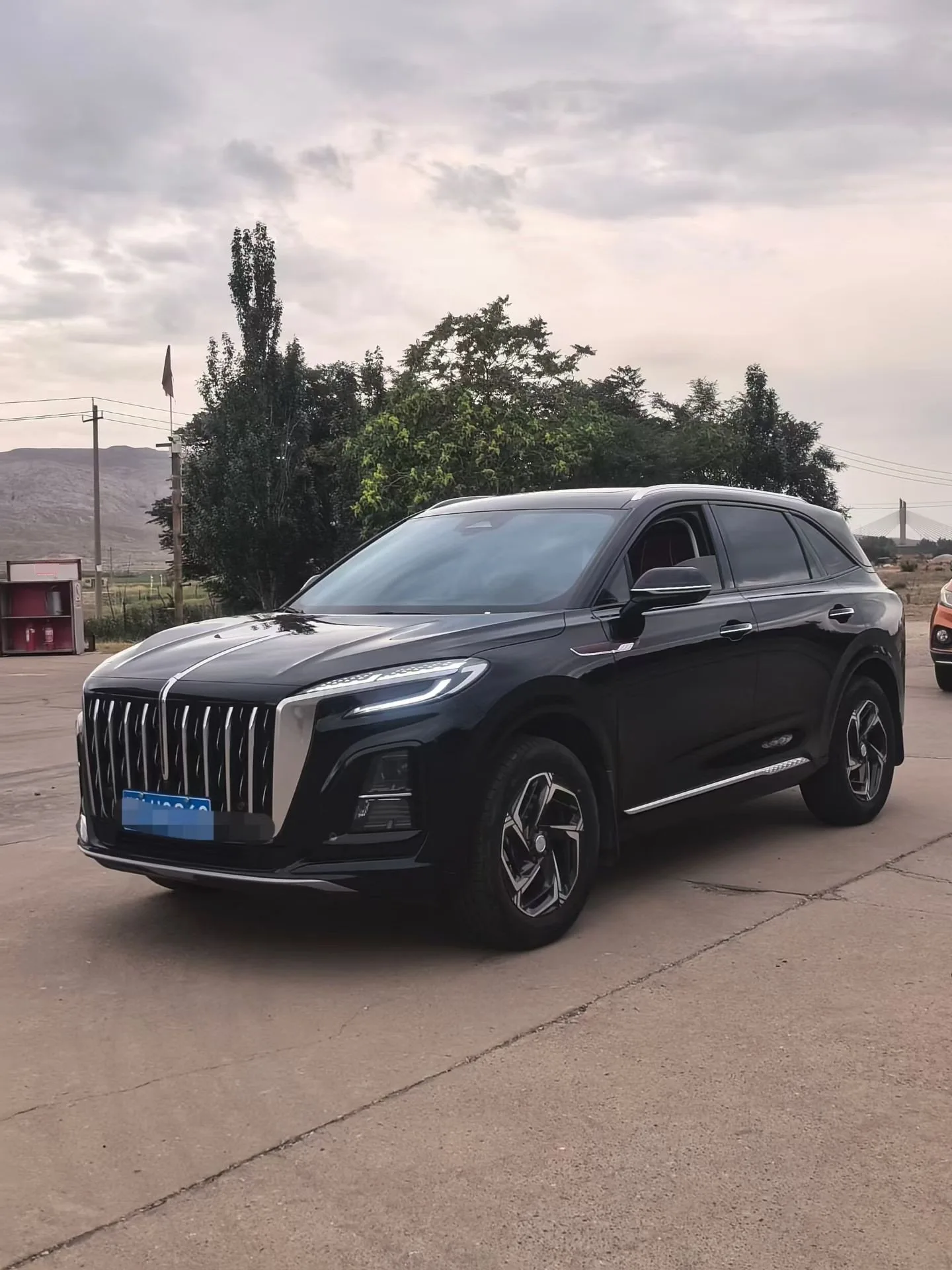 Hongqi 2025 HS3 1.5T Shanwei Edition, Automatic Transmission