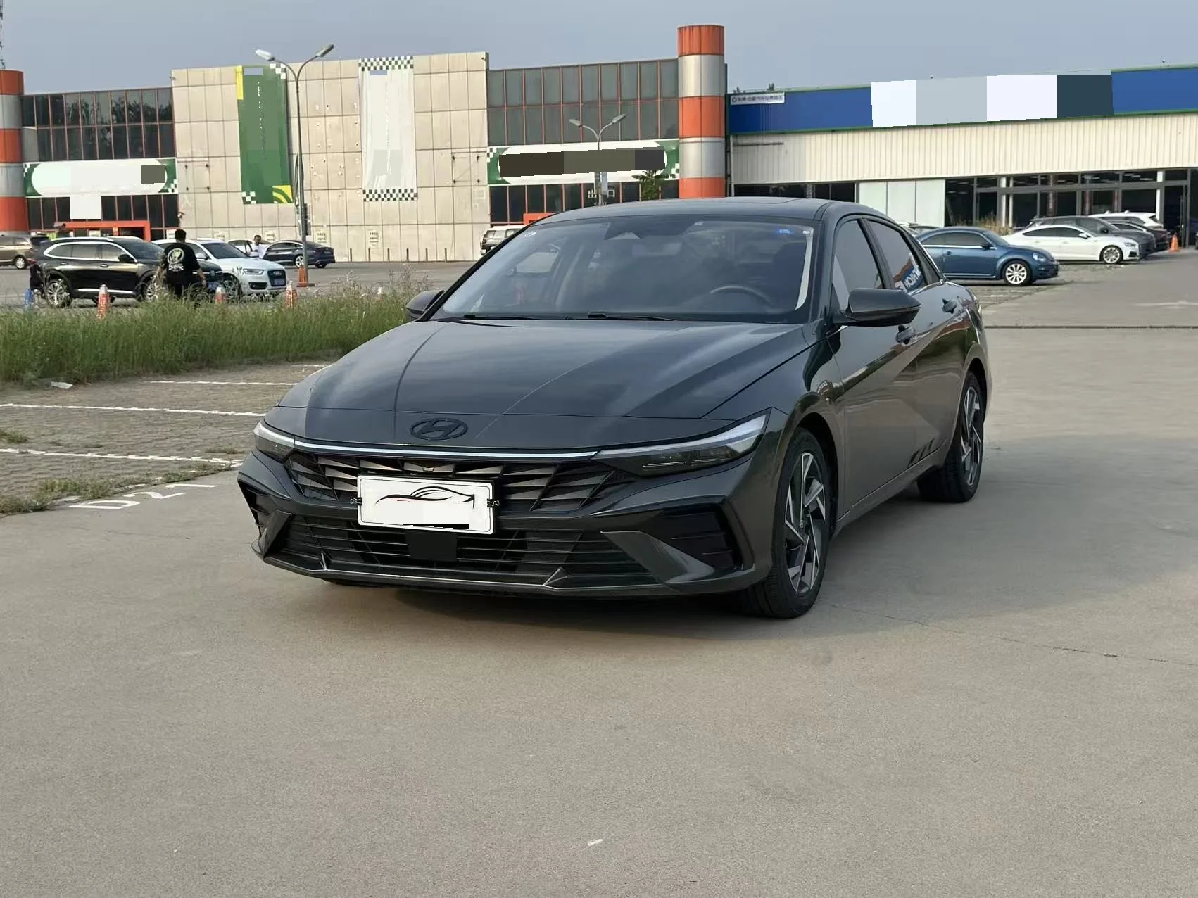Hyundai Elantra 2023 1.5L CVT LUX Premium Edition