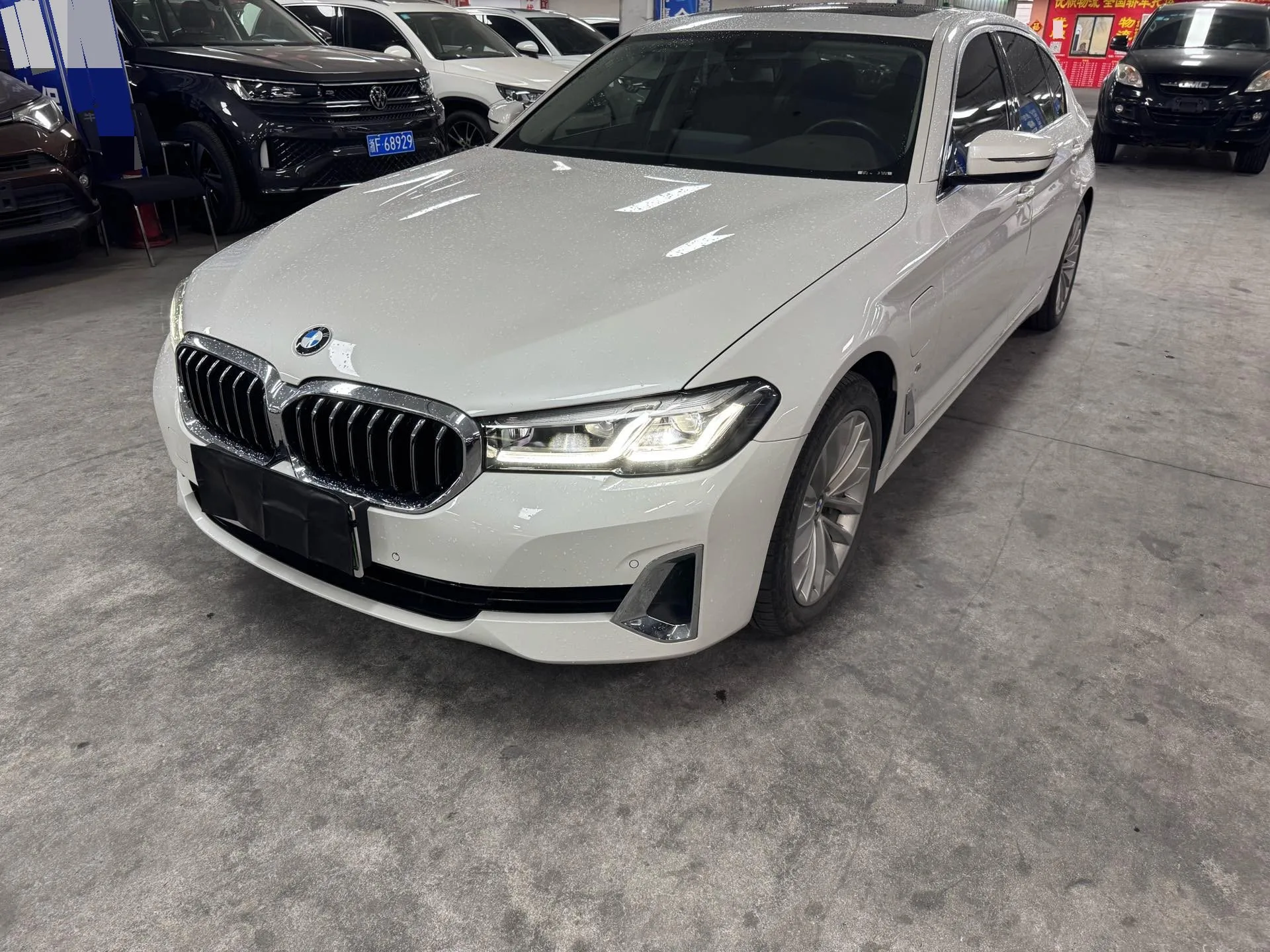 BMW 5 Series PHEV 2021 535Le Luxury Package