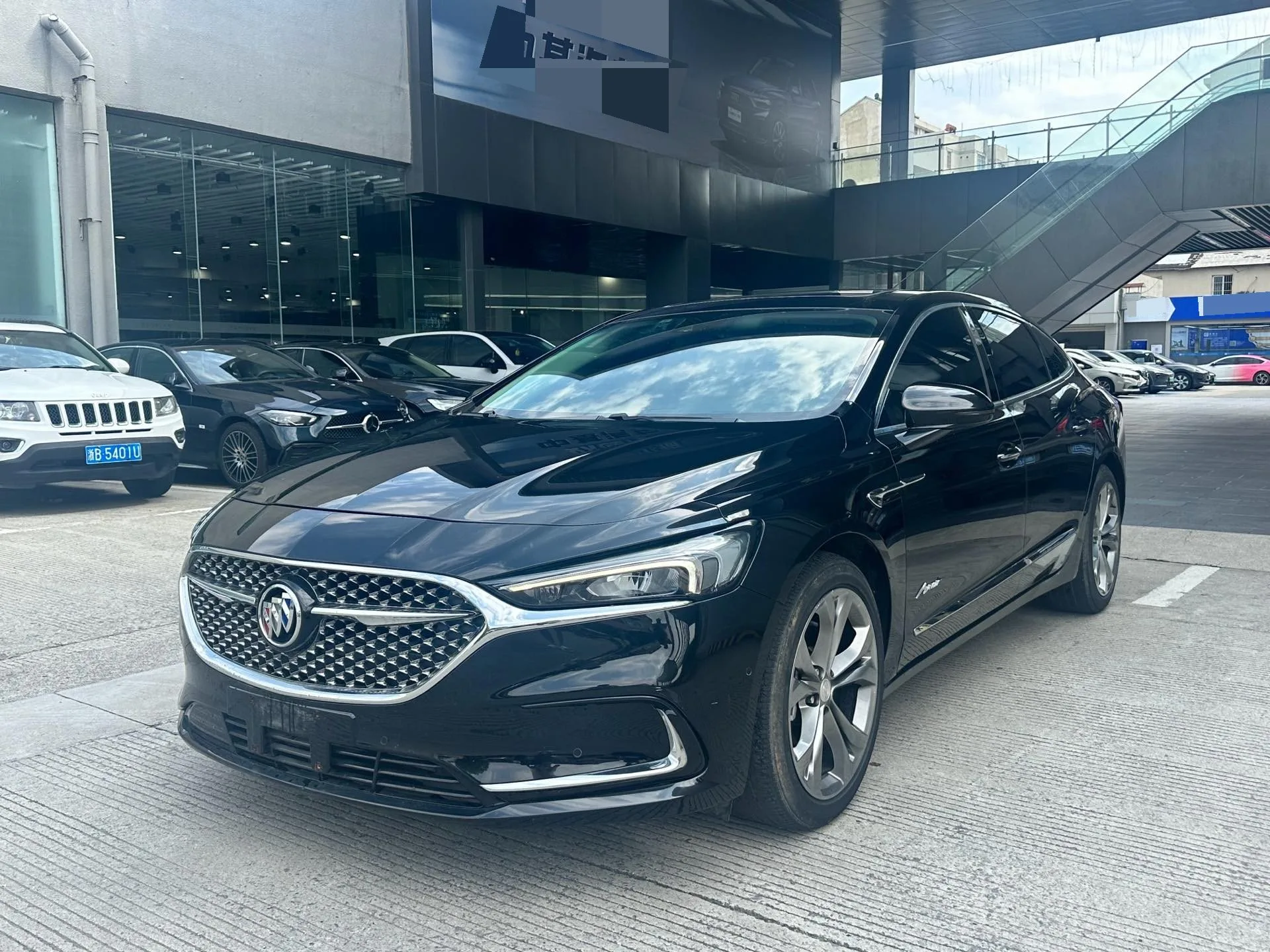 2022 Buick LaCrosse Avenir "First Edition"