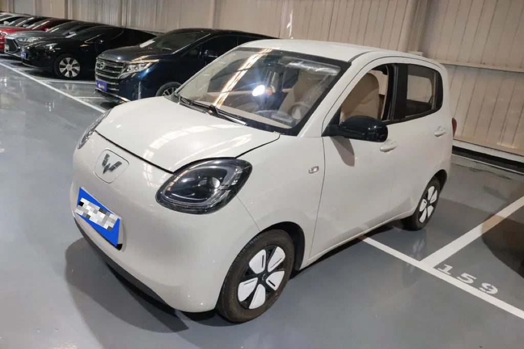 Wuling 2025 Hongguang MINI EV Four-Door Advanced Model Automatic