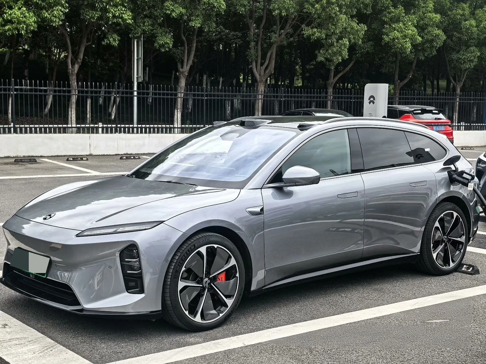 NIO 2025 ET5T 75kWh Touring Automatic
