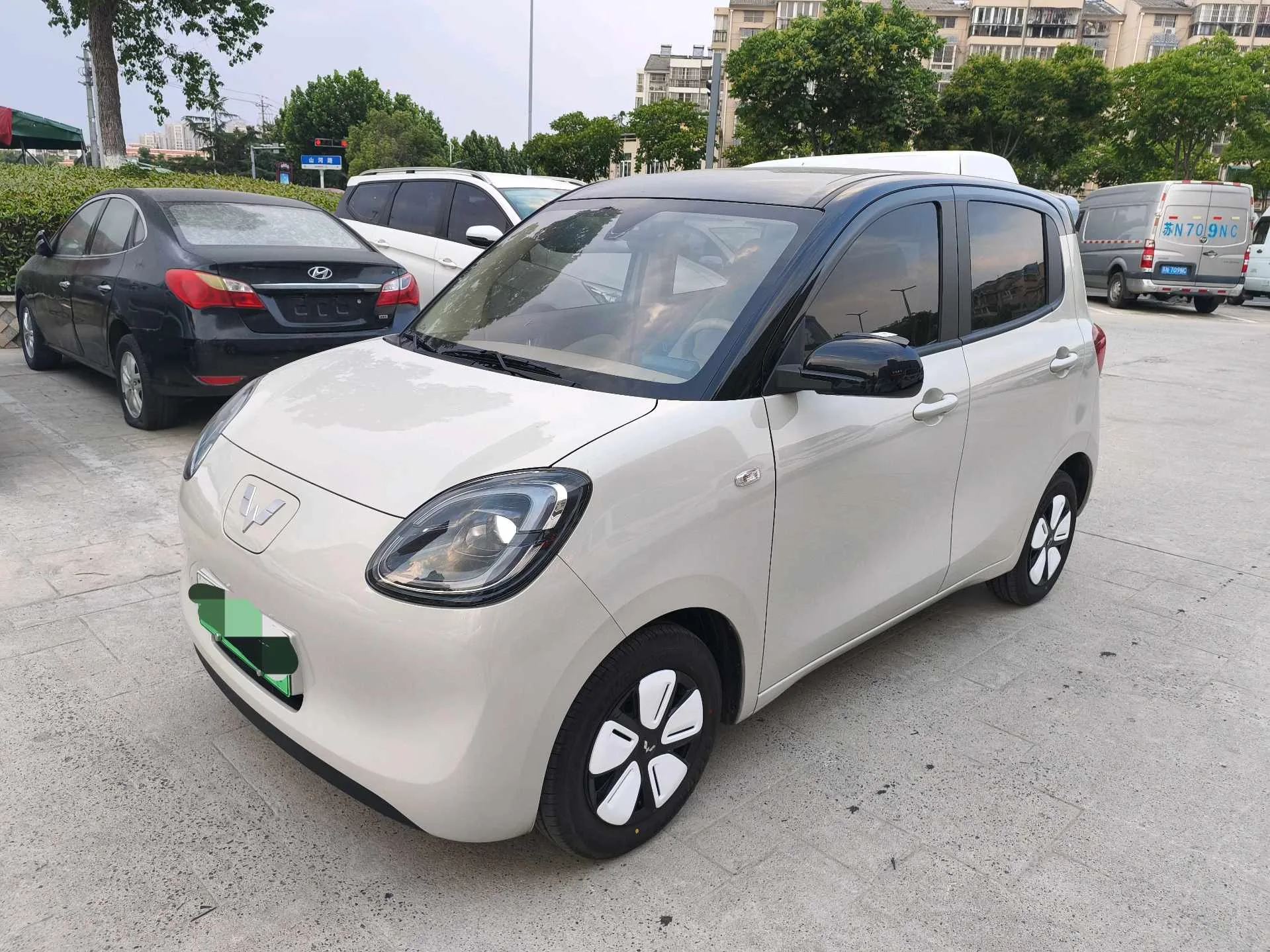 Wuling 2025 Hongguang MINI EV Four-Door Advanced Model Automatic