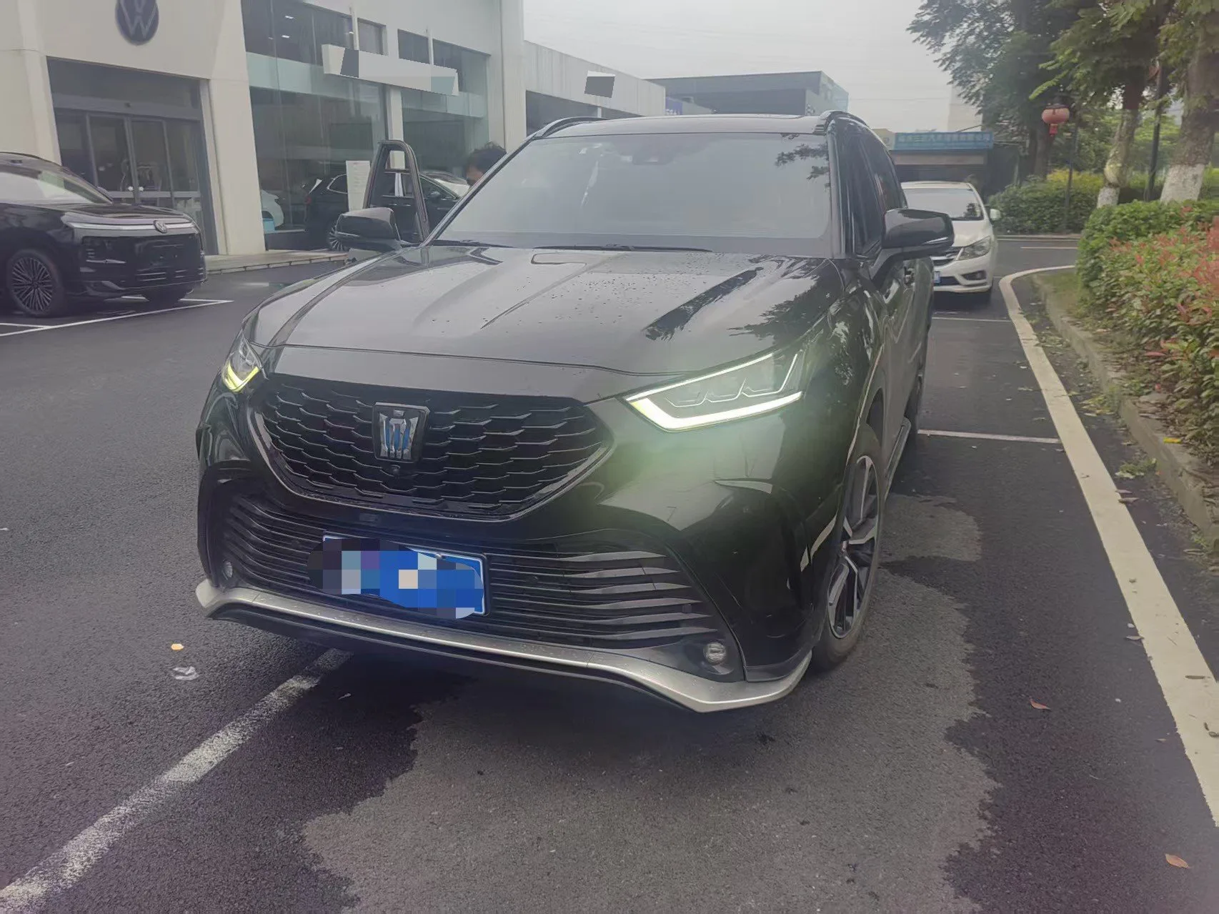 Crown Land Cruiser 2021 2.5L HEV AWD Premium Edition