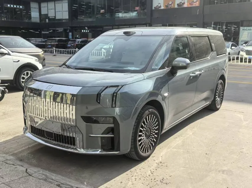2024 Jike 009 Six-Seat Executive Edition AWD 108kWh Automatic