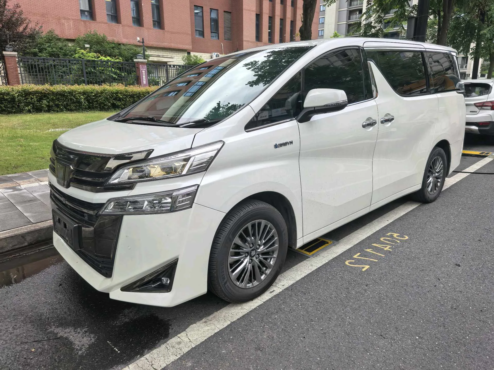 2023 Alphard Crown Hybrid 2.5L HV Premium Edition