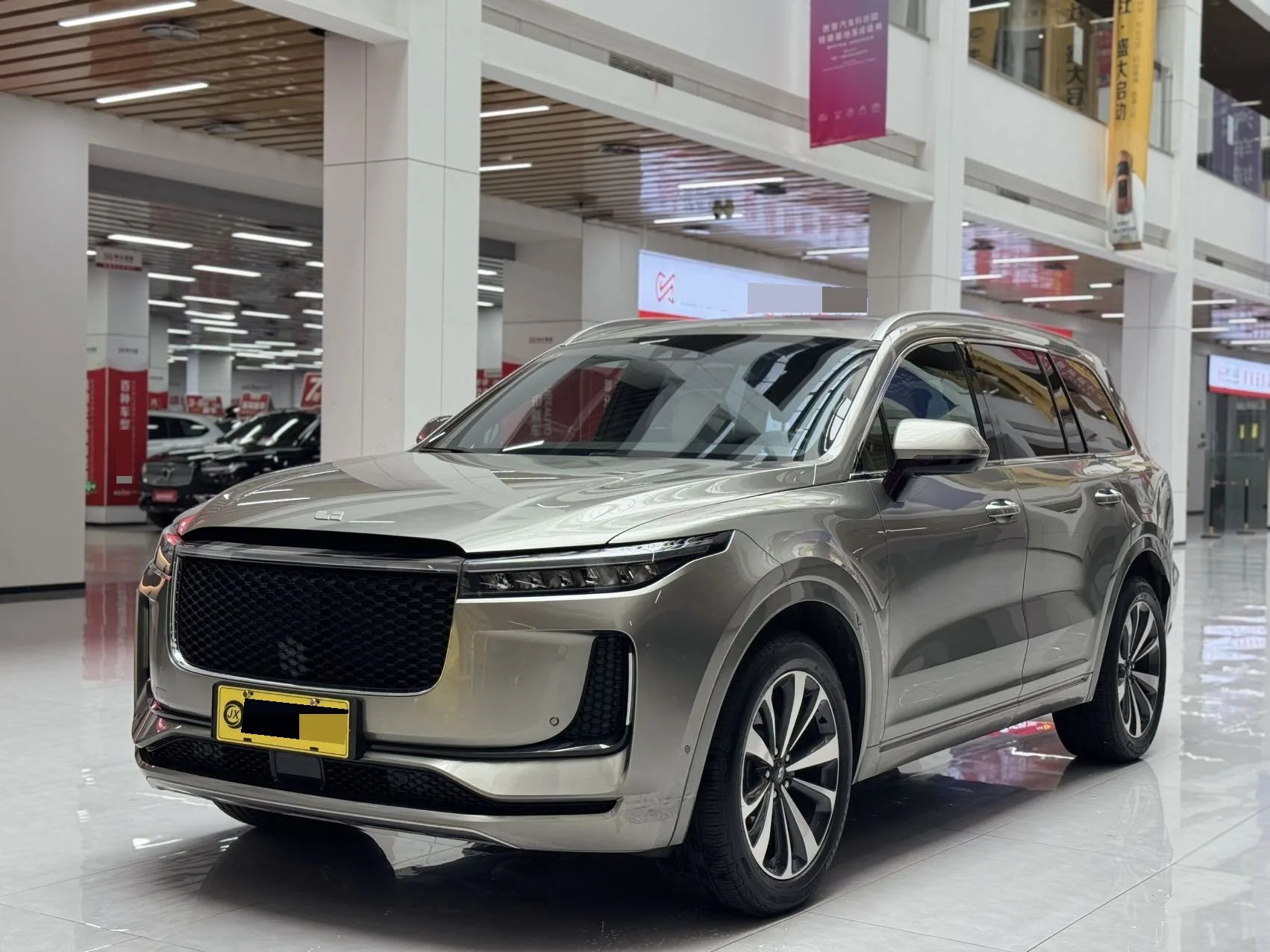Li ONE 2020 Extended-Range 6-Seater