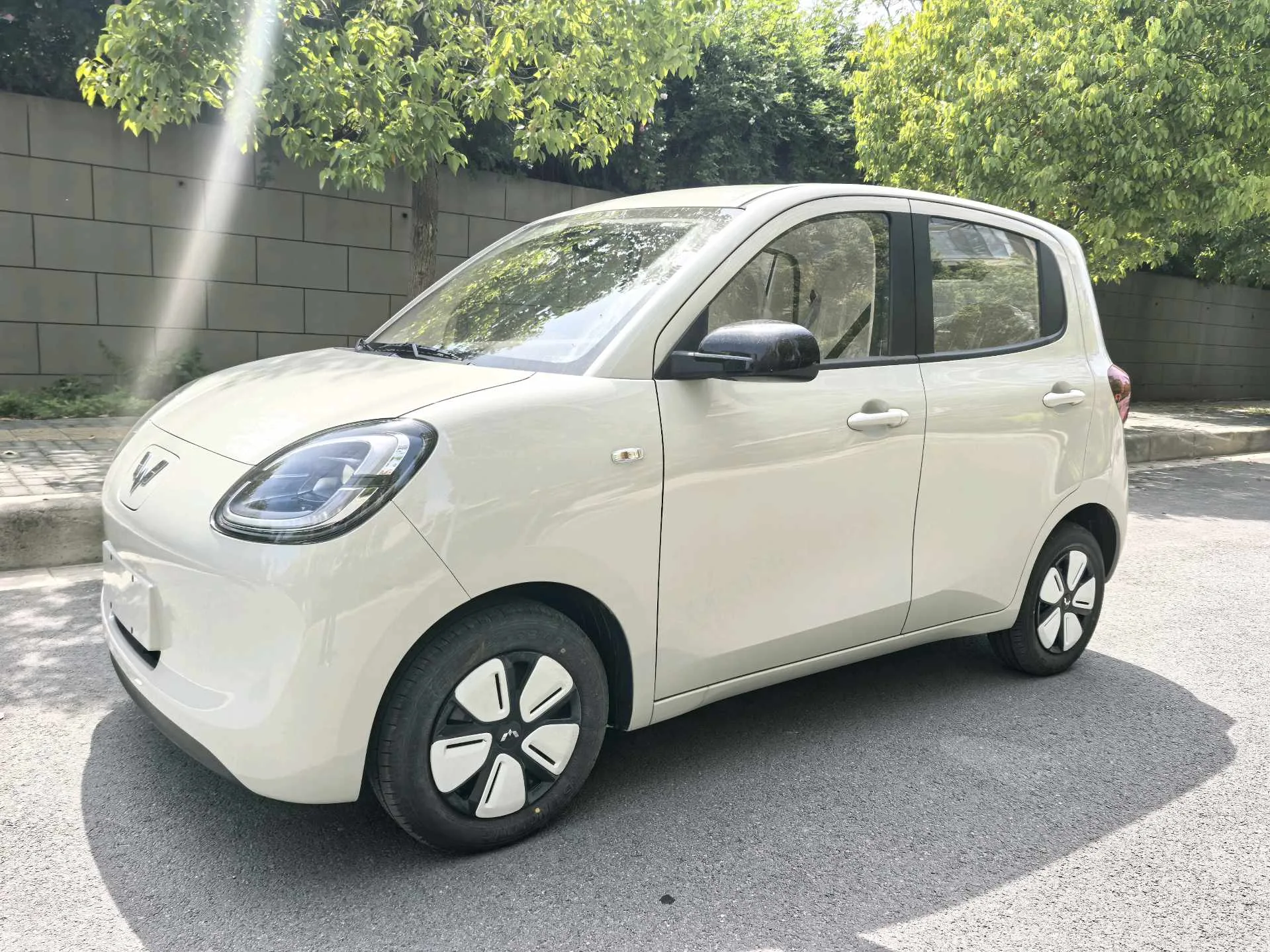 Wuling 2025 Hongguang MINI EV Four-Door Advanced Model Automatic