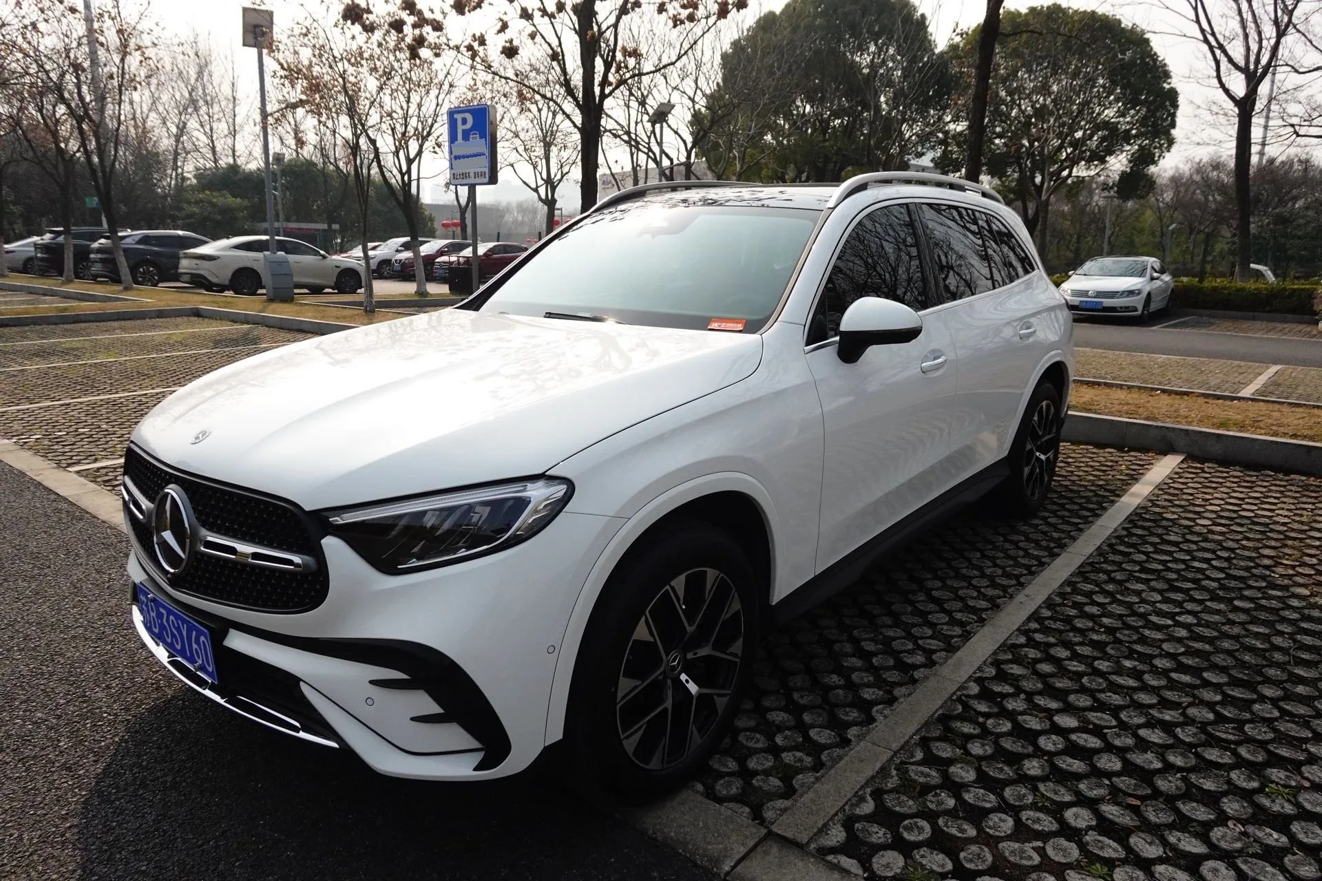 Mercedes-Benz 2023 GLC 260 L 4MATIC 48V 2.0T Luxury 5-seater Automatic