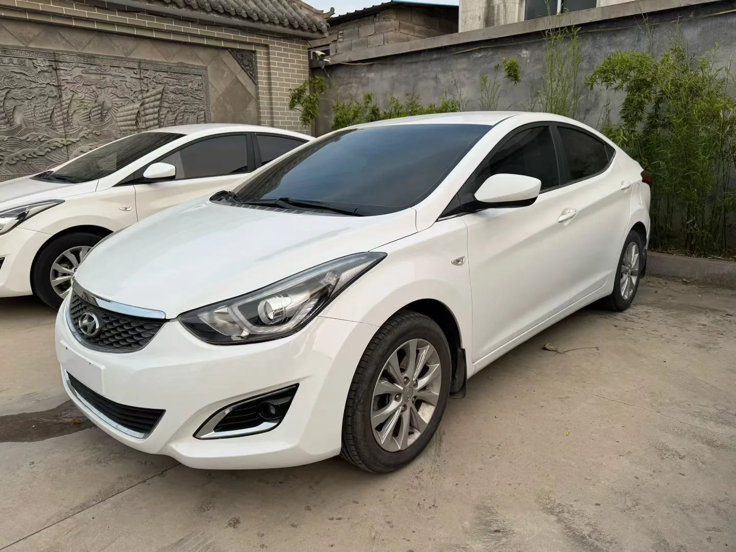 Hyundai Elantra 2016 1.6L Automatic Smart Edition